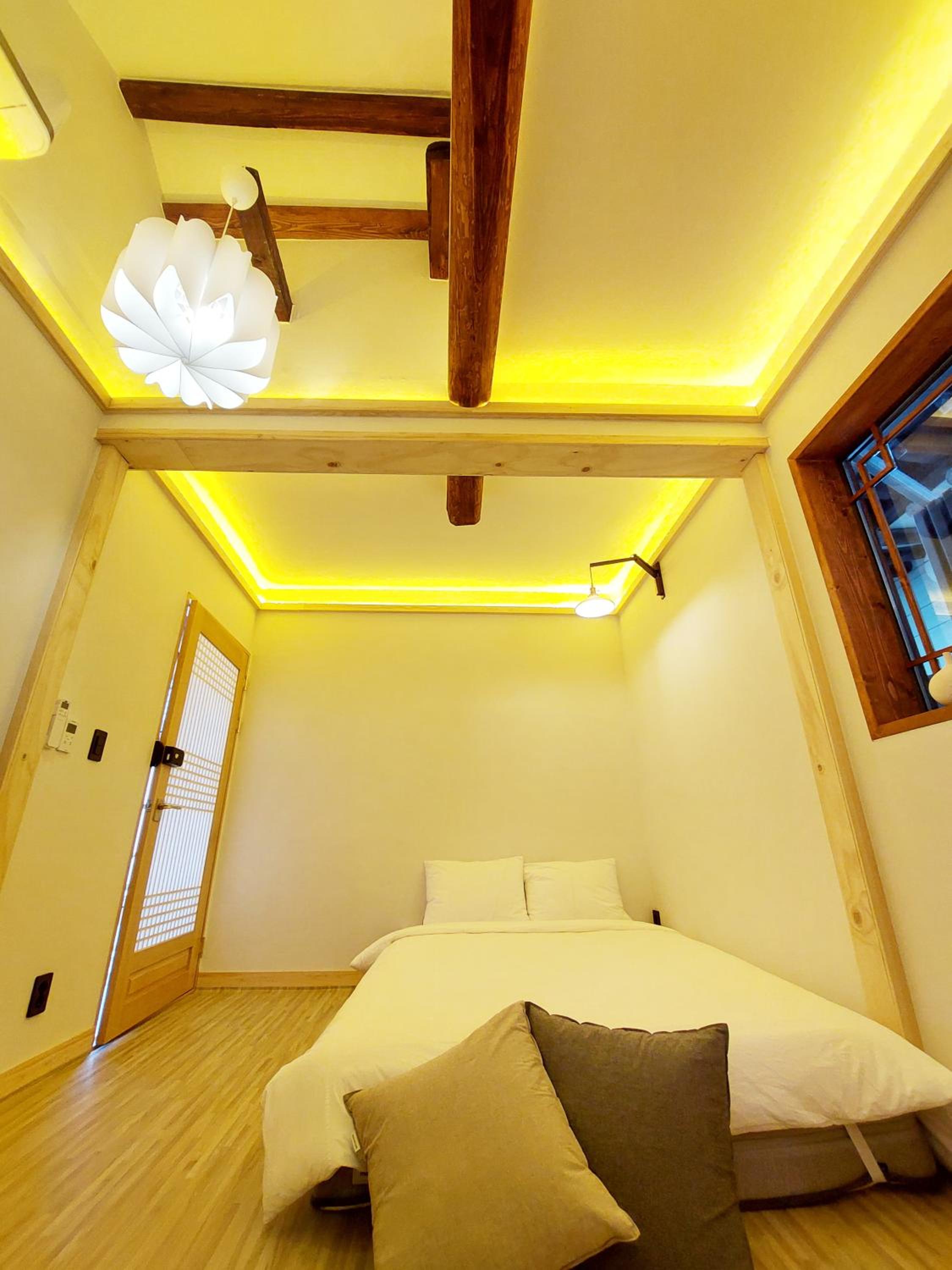 Double Room with Private Bathroom photo 2