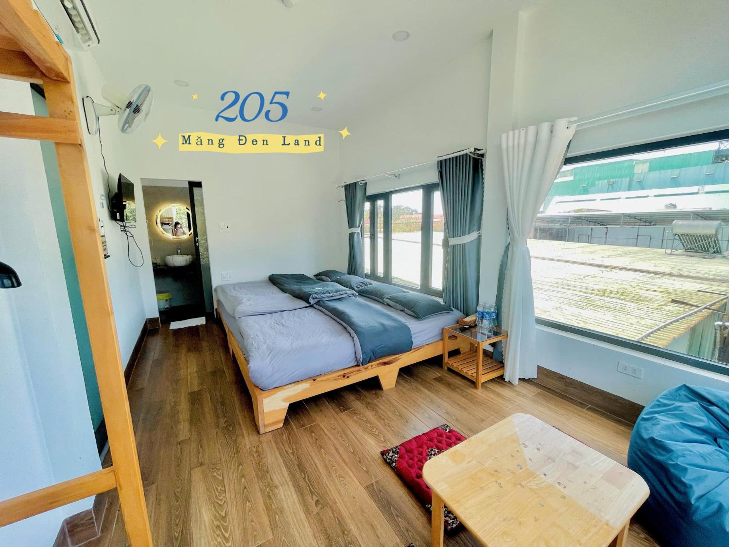 Quadruple Room with Mountain View - Photo 1