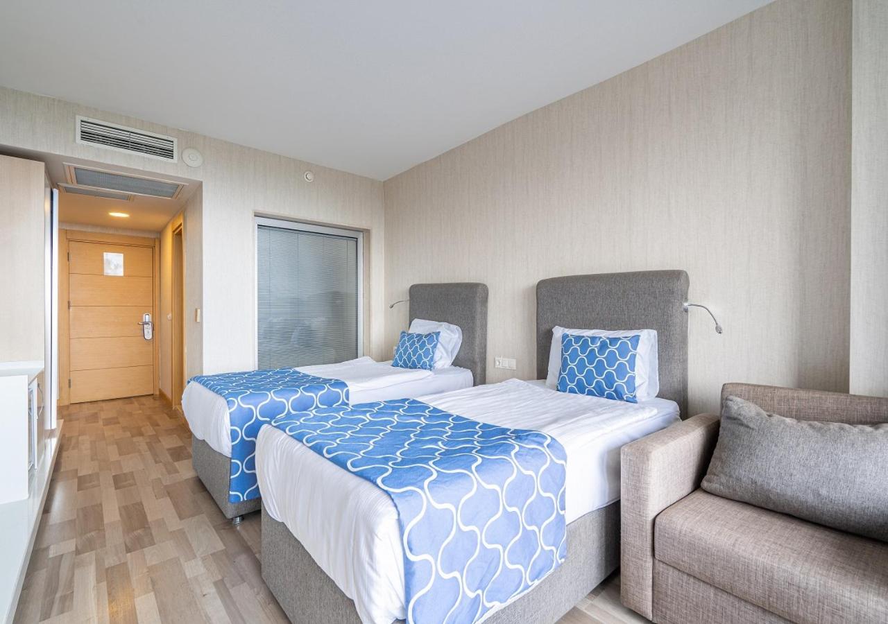 Main Building Single Land View Room photo 3