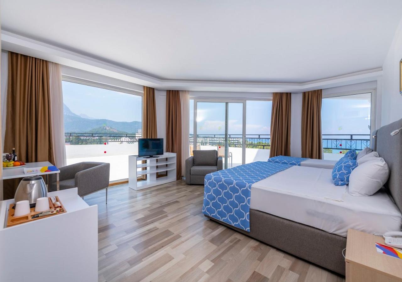 Superior Sea View Room (2+2) photo 2