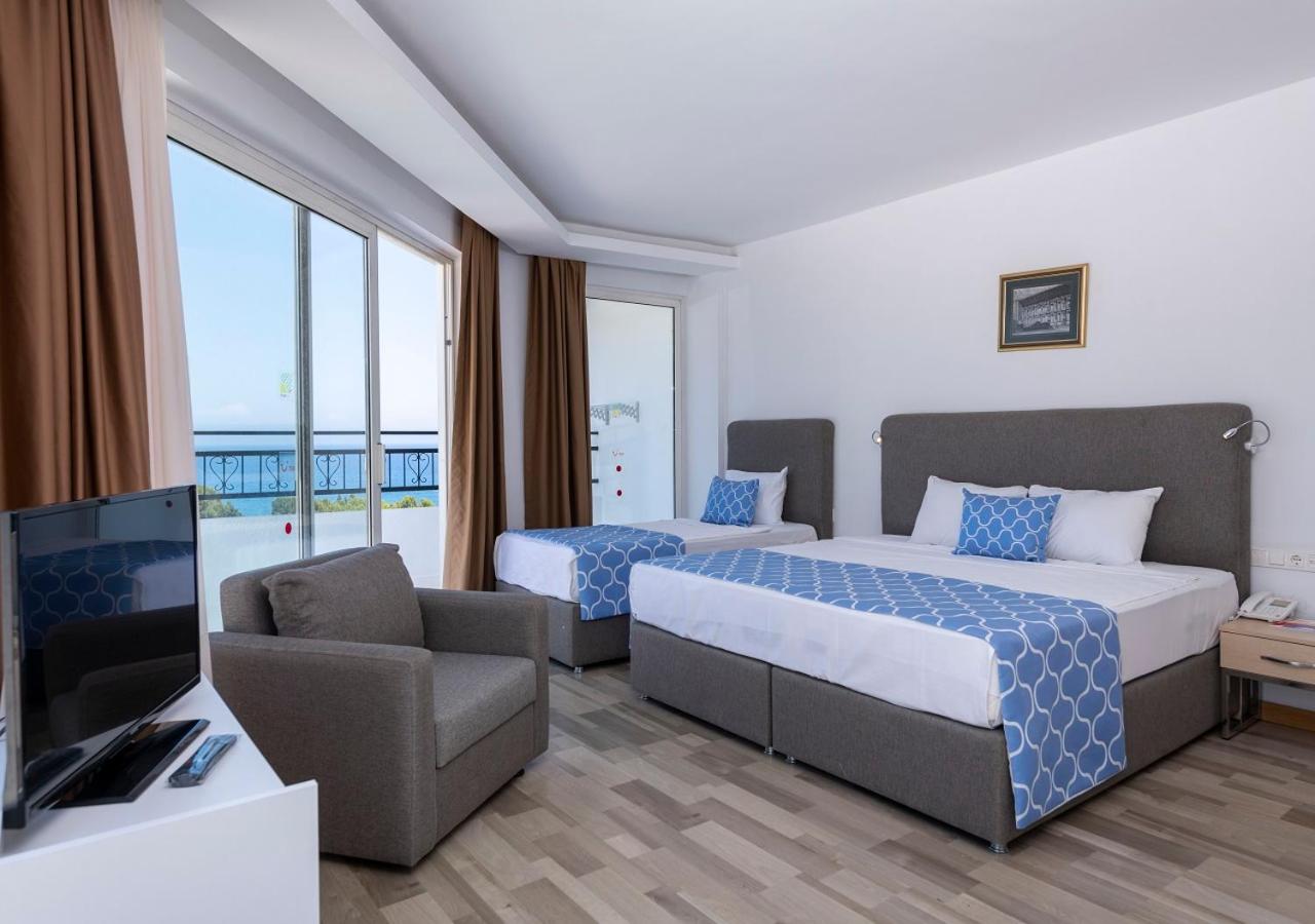 Superior Sea View Room (2+2) photo 3
