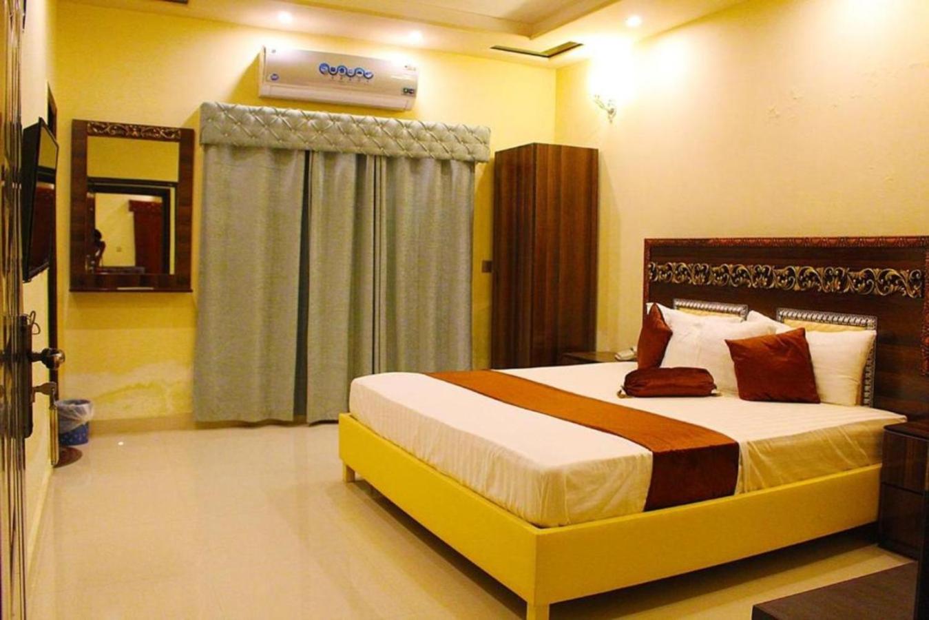 Deluxe Single Room