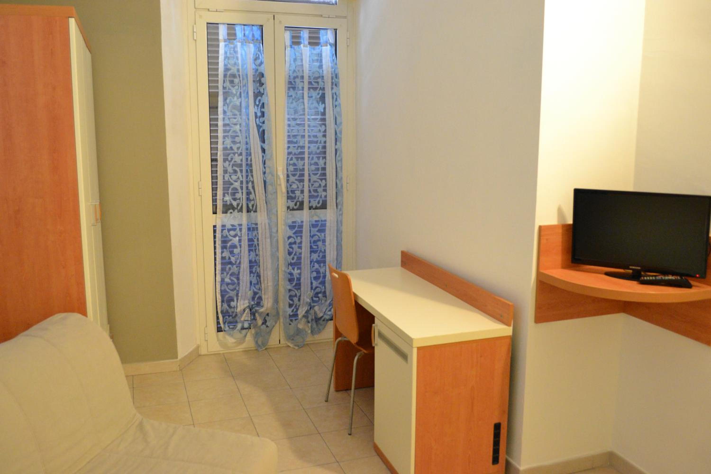 Double Room - Photo 12