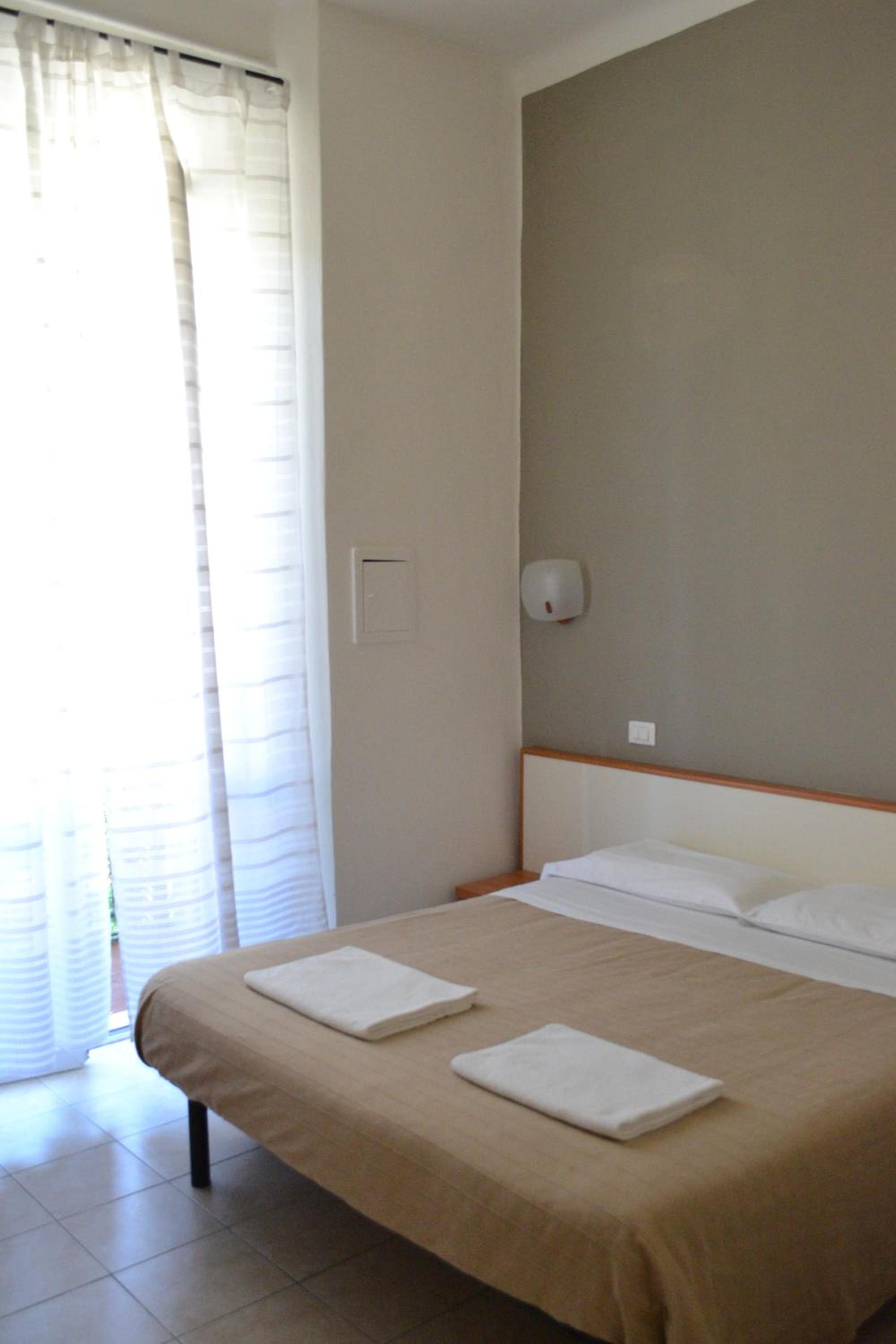 Double Room - Photo 10