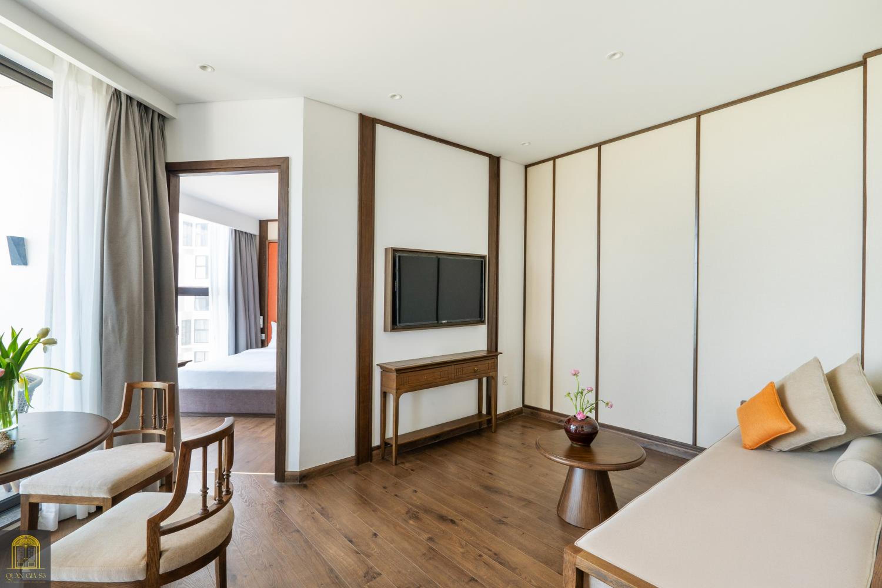 Two-Bedroom Apartment with Balcony and Sea View photo 2