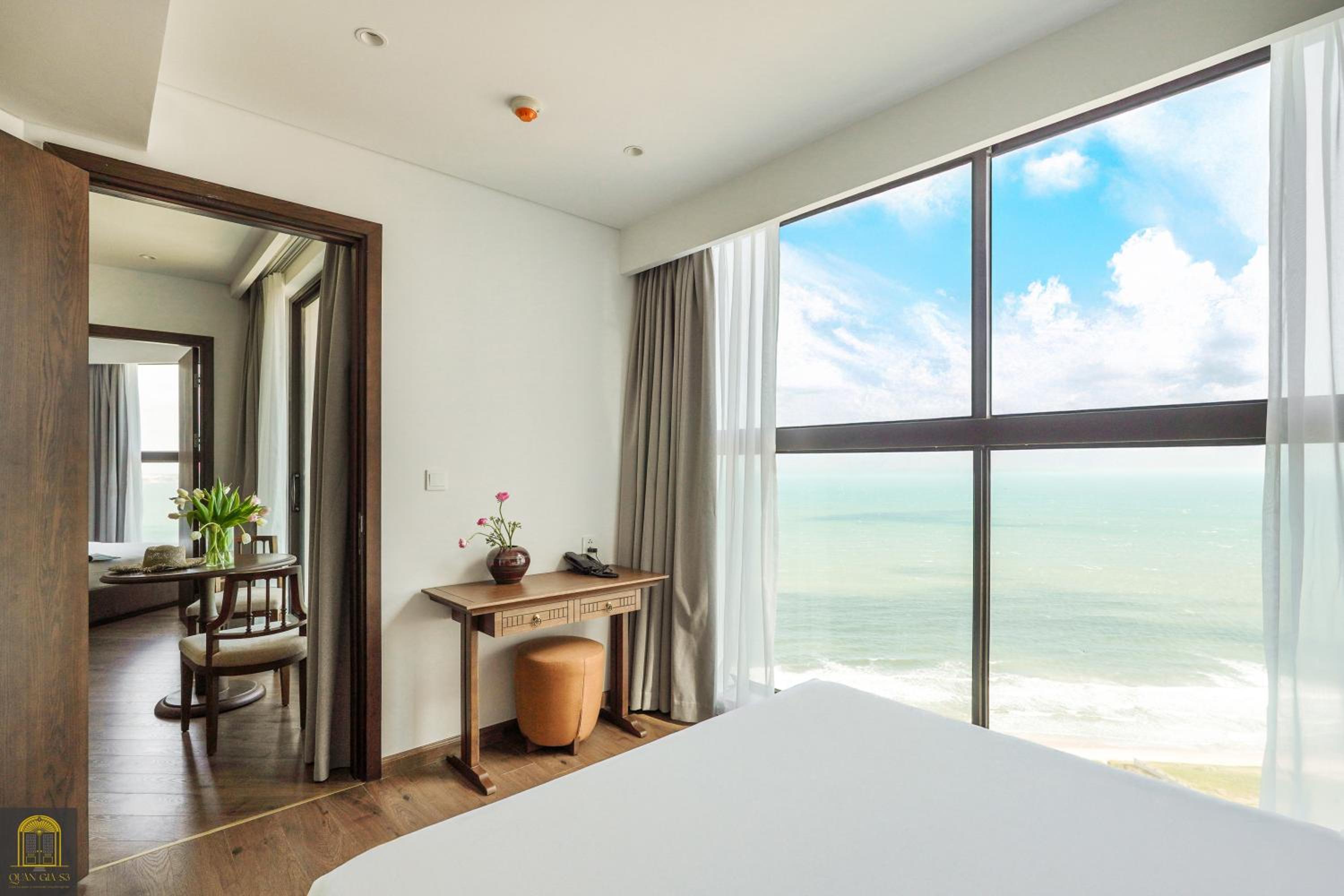 Two-Bedroom Apartment with Balcony and Sea View photo 1