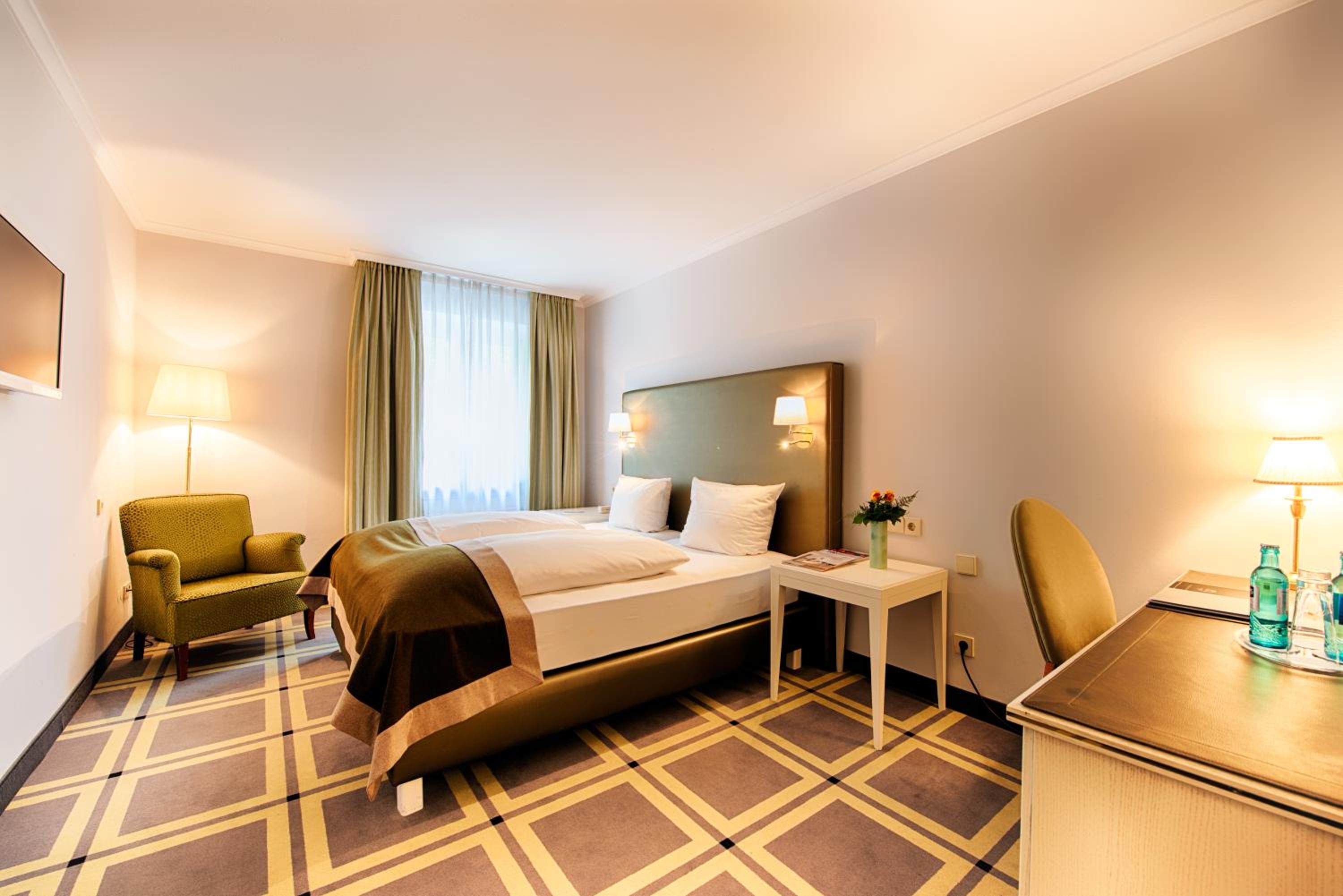 Superior King Room - Photo 1