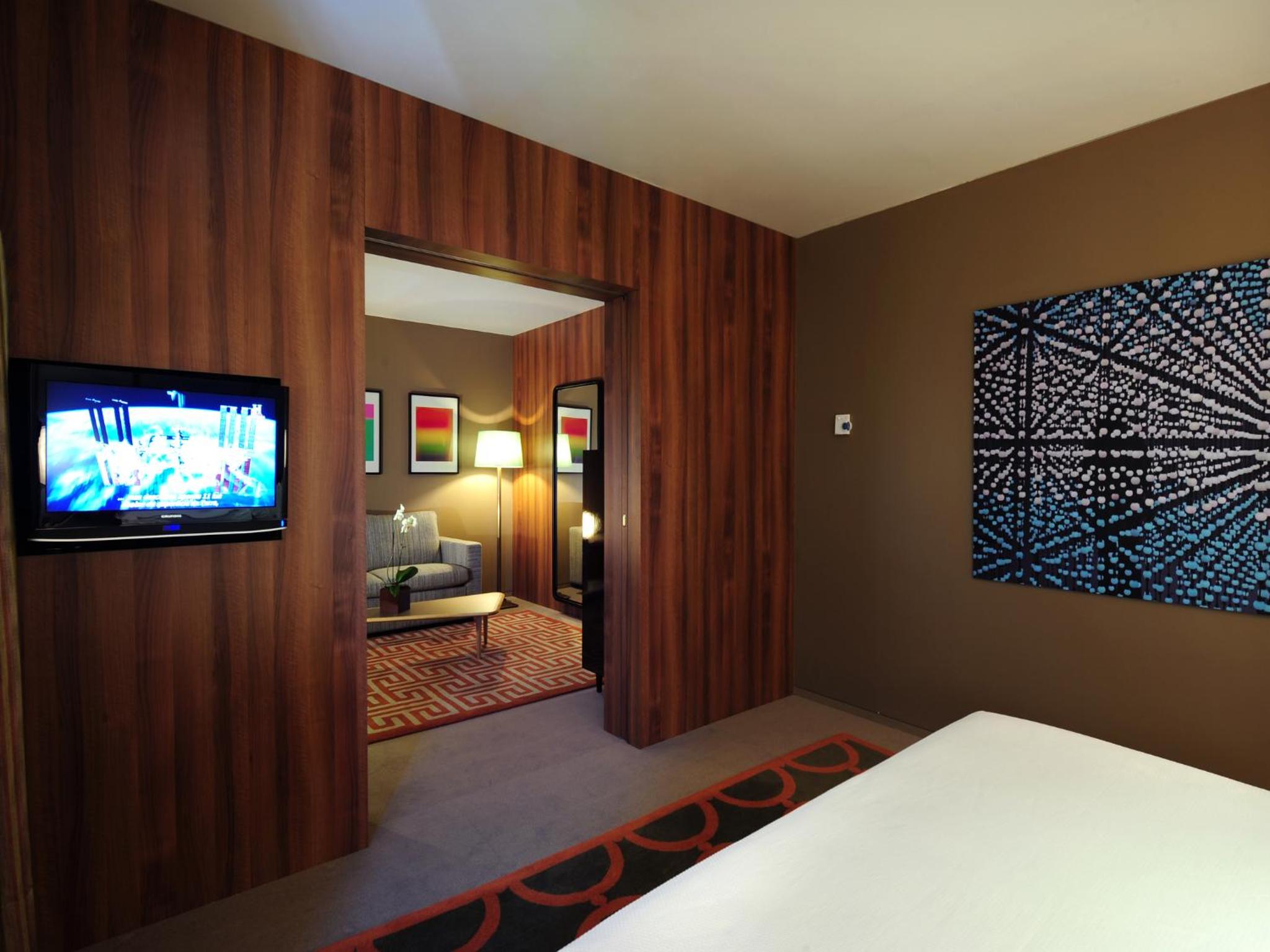 Deluxe Suite - Photo 3