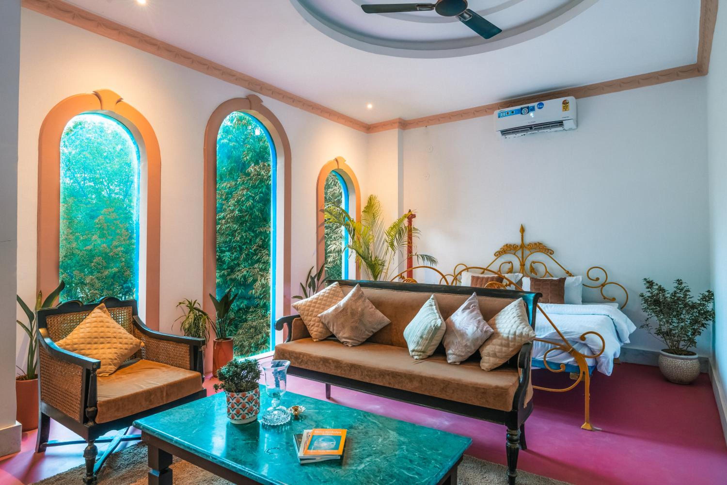 Suite with Mountain View