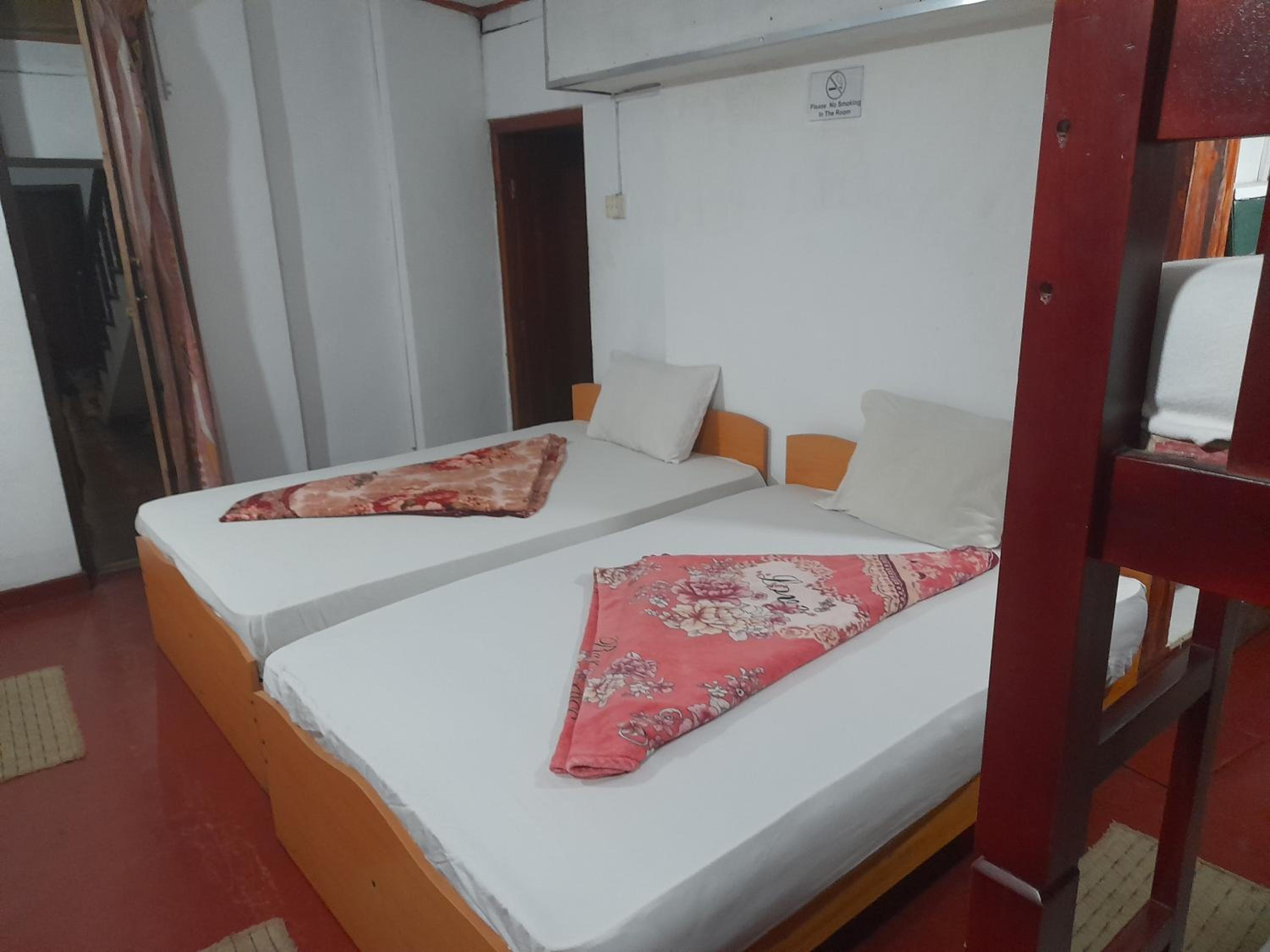 8-Bed Mixed Dormitory Room