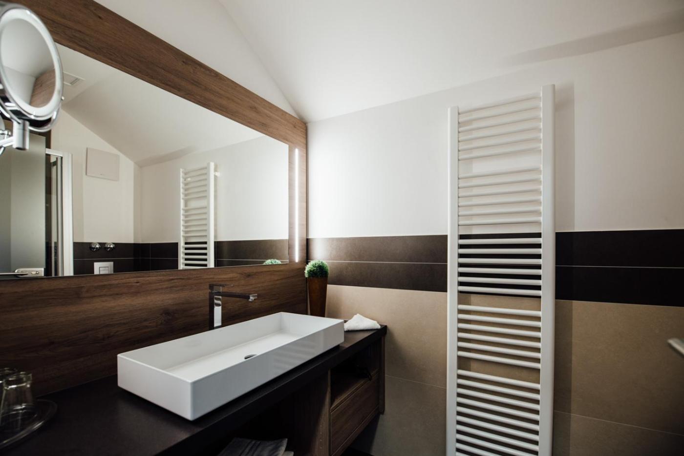 Standard Double Room - Photo 7
