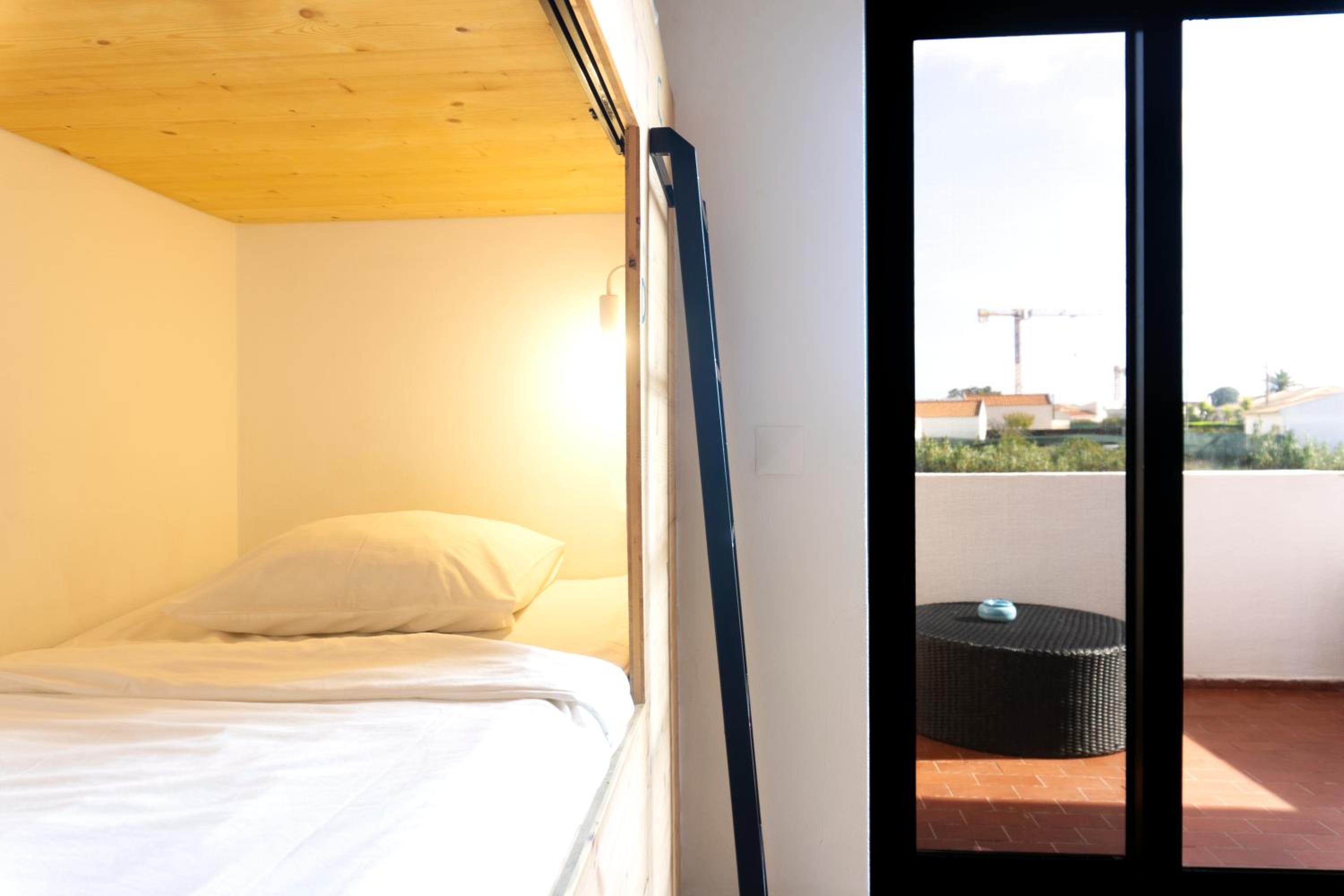 Bed in 4-Bed Female Dormitory Room photo 1