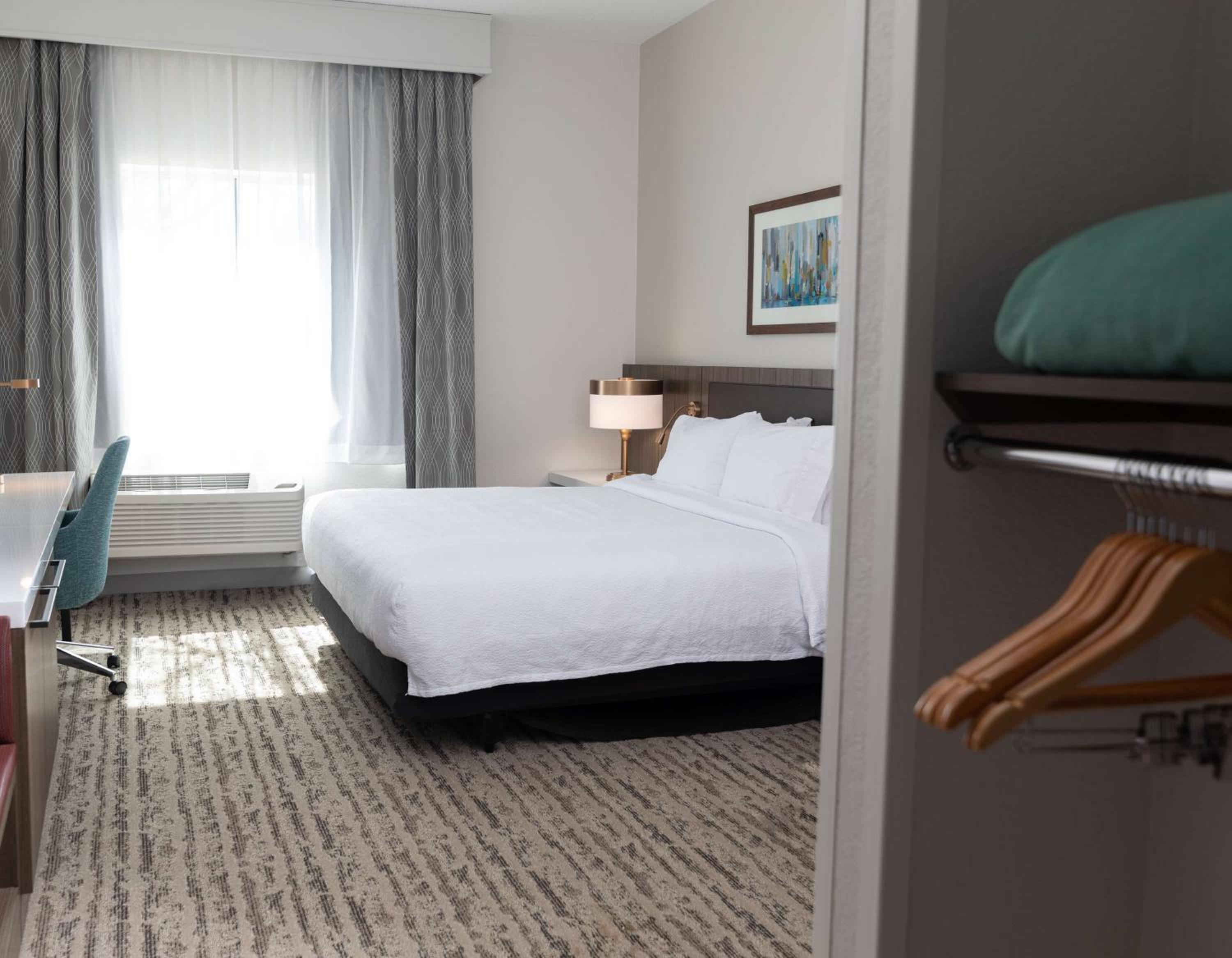 King Room - Hearing Access - Photo 11