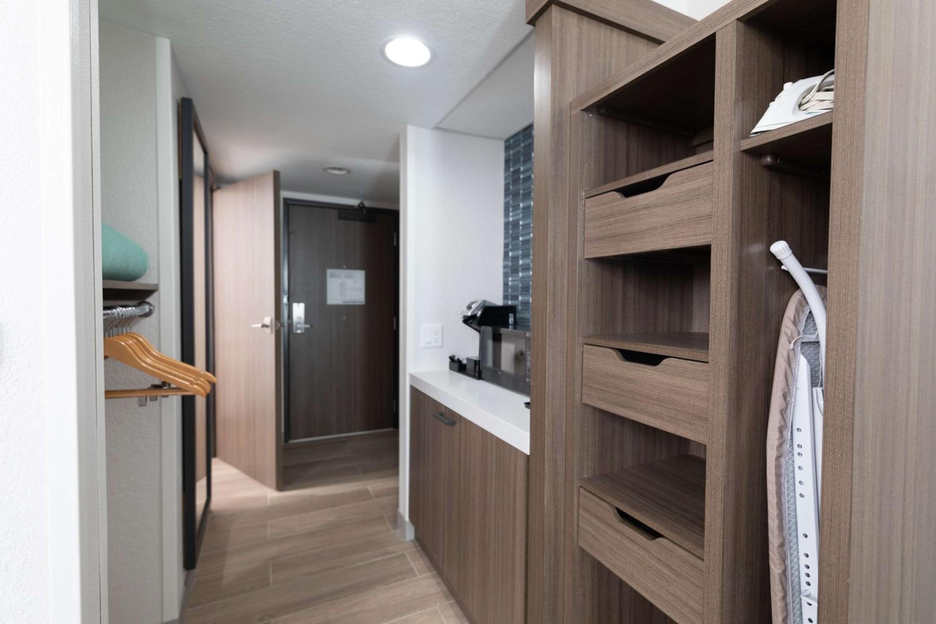 Queen Room with Two Queen Beds - Mobility and Hearing Access - Photo 5