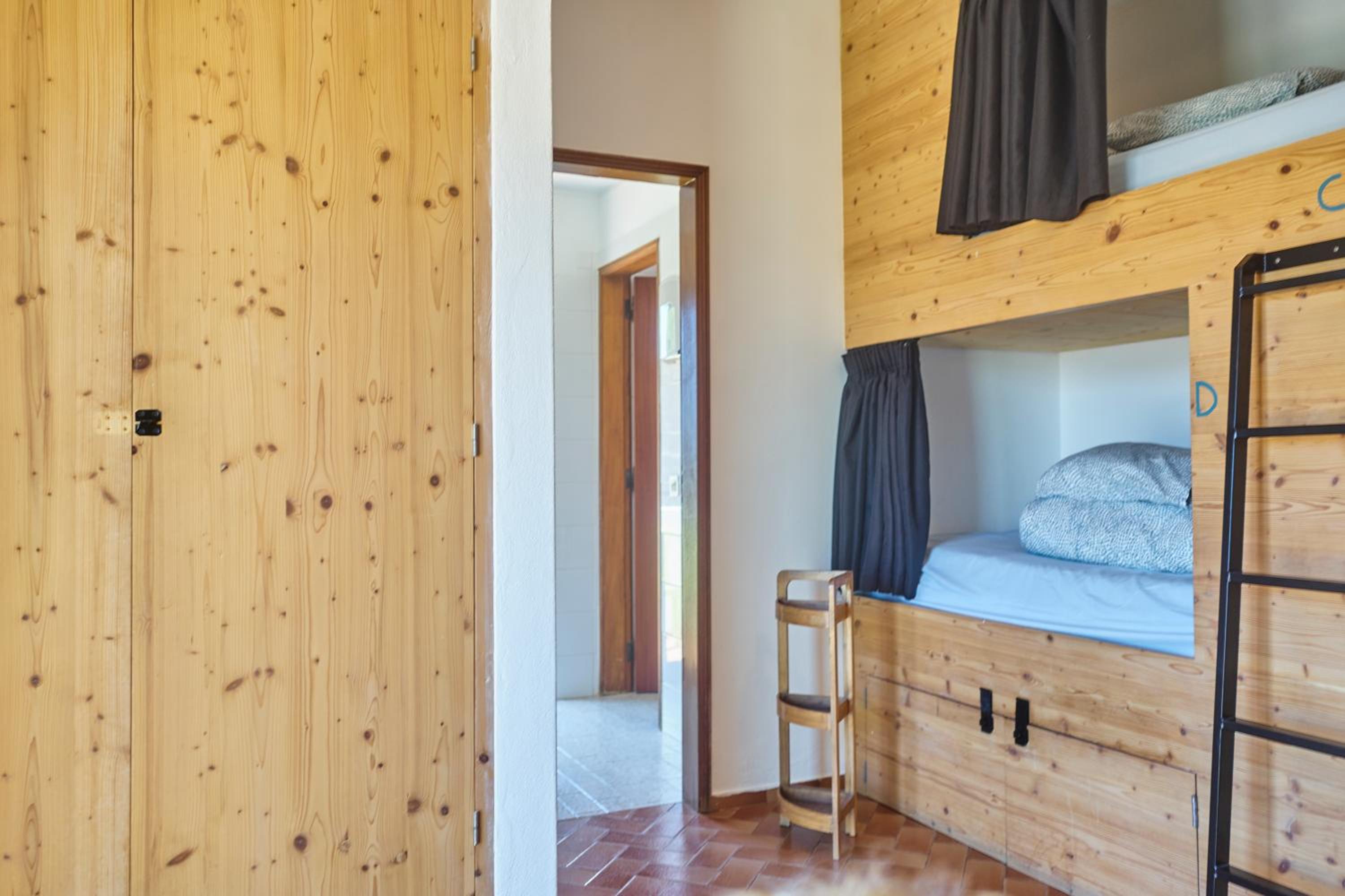 Bed in 4-Bed Female Dormitory Room photo 3