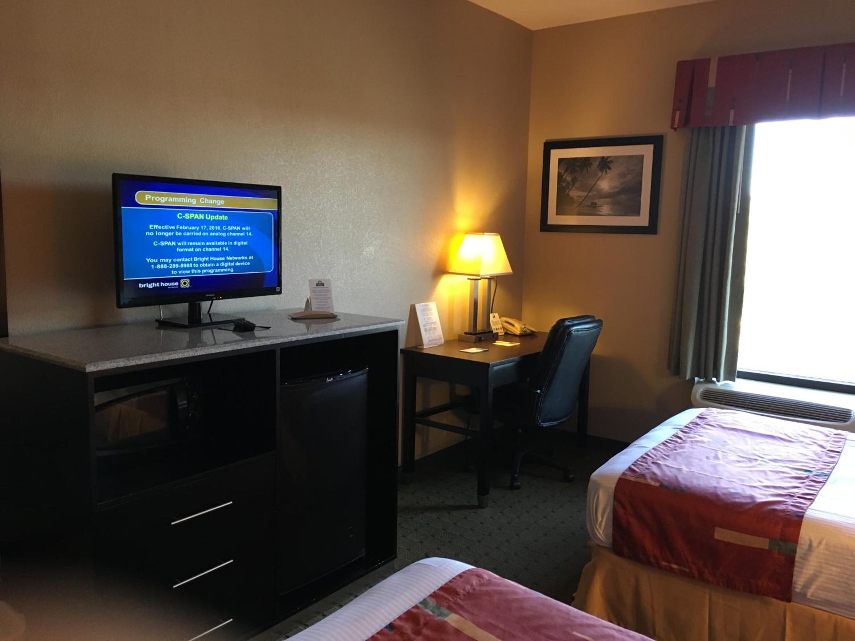 King Suite with Jetted Tub - Photo 30