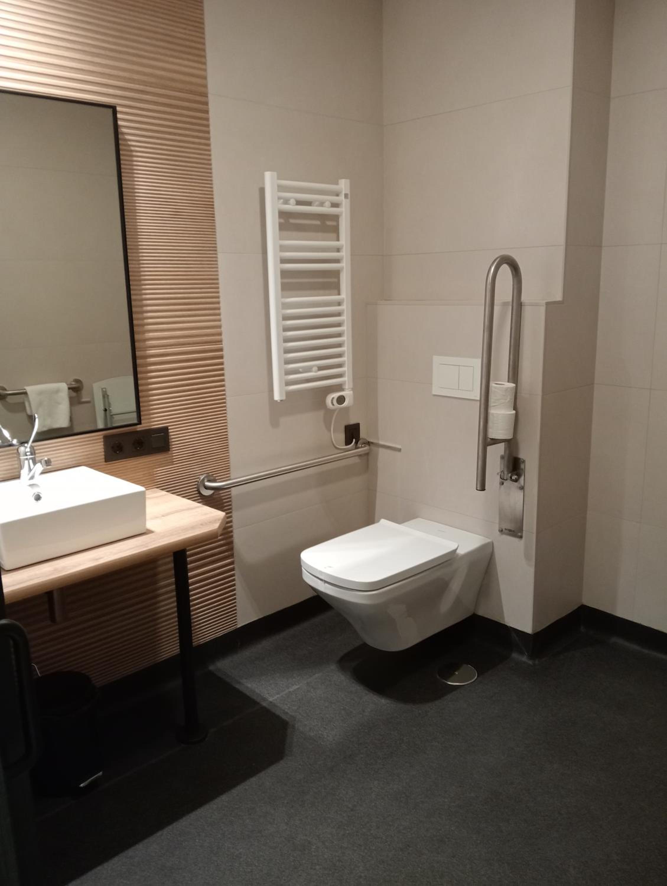Double Room - Disability Access - Photo 2