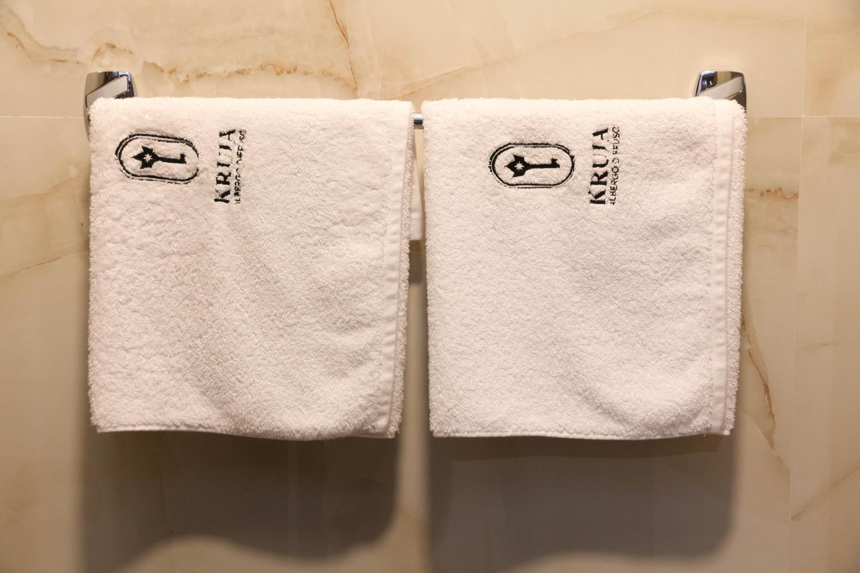 Deluxe Double or Twin Room photo 3