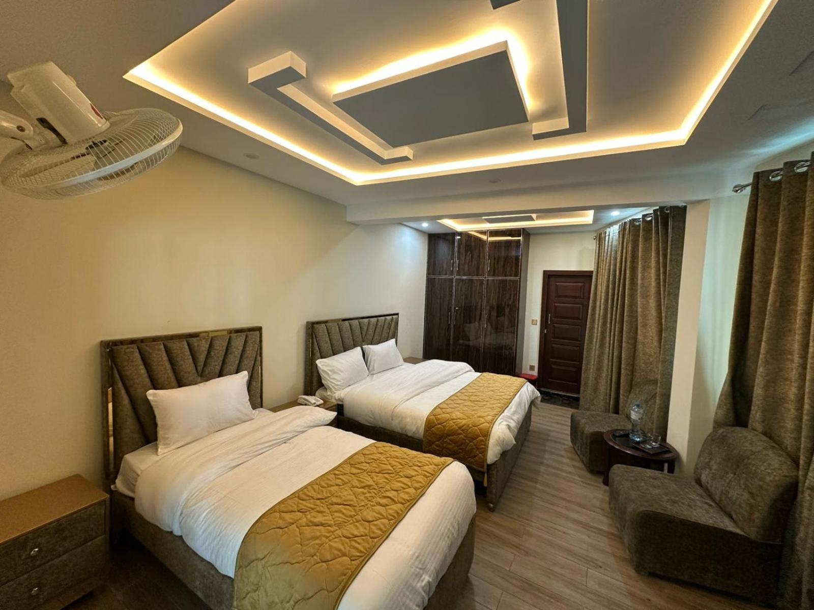 Triple Room