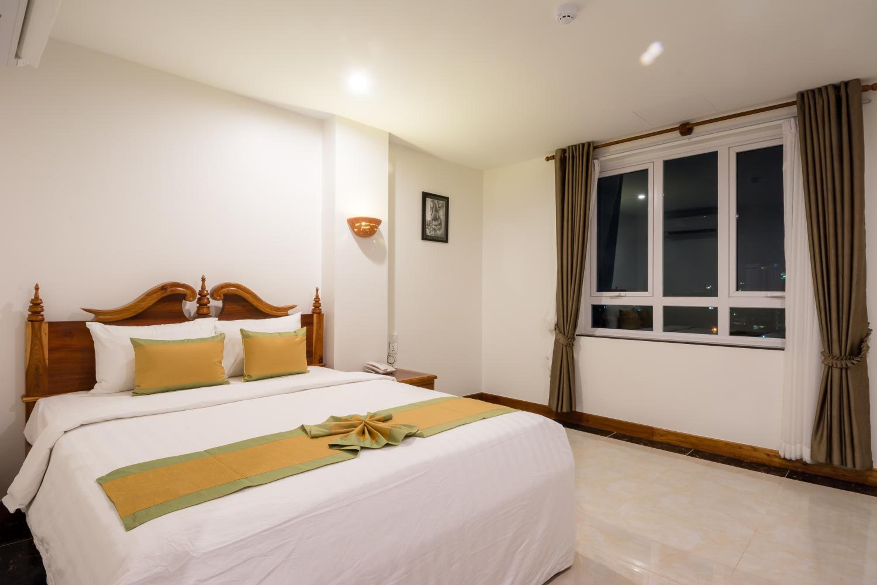 Superior Double Room with City View photo 2