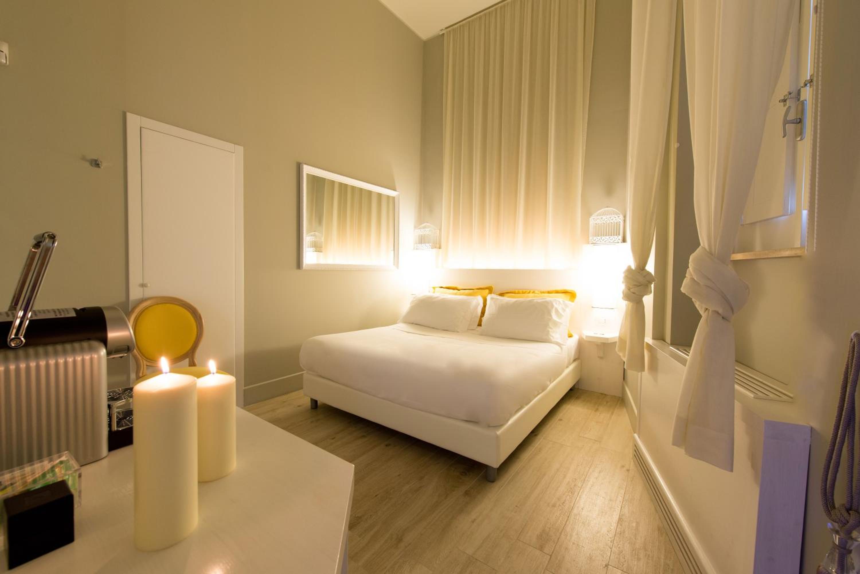 Double Room - Photo 7