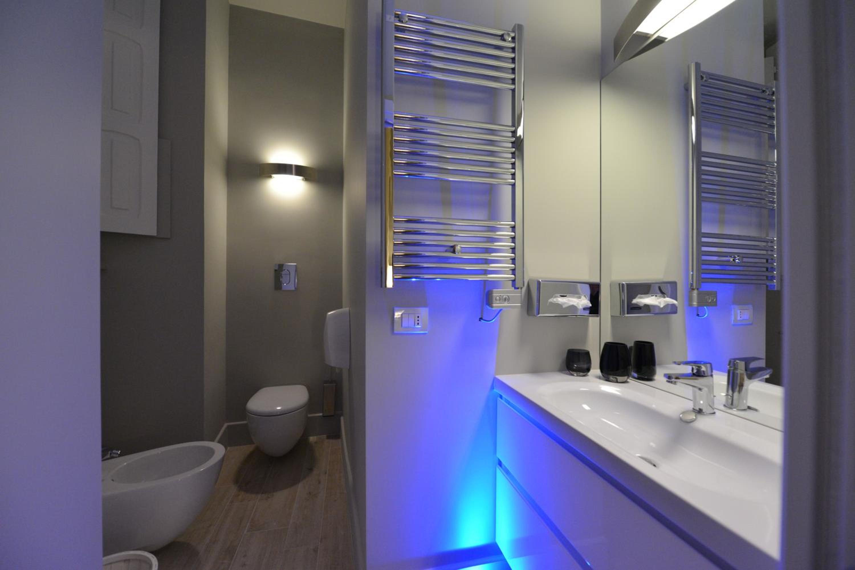 Double Room - Photo 8