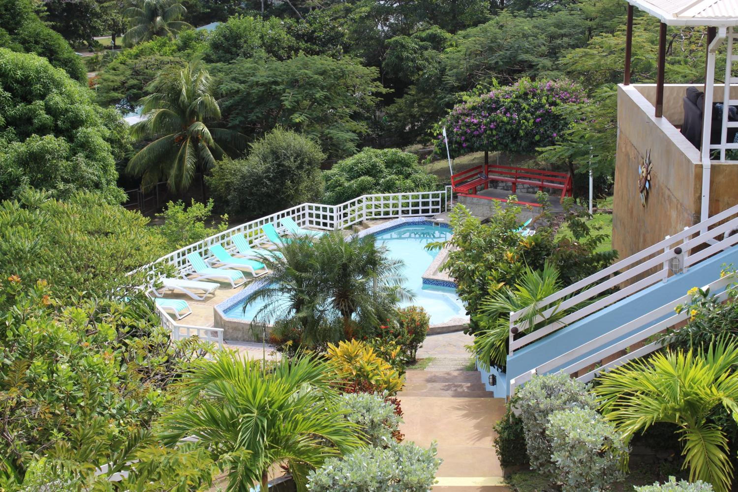 Apartment with Pool View  photo 3