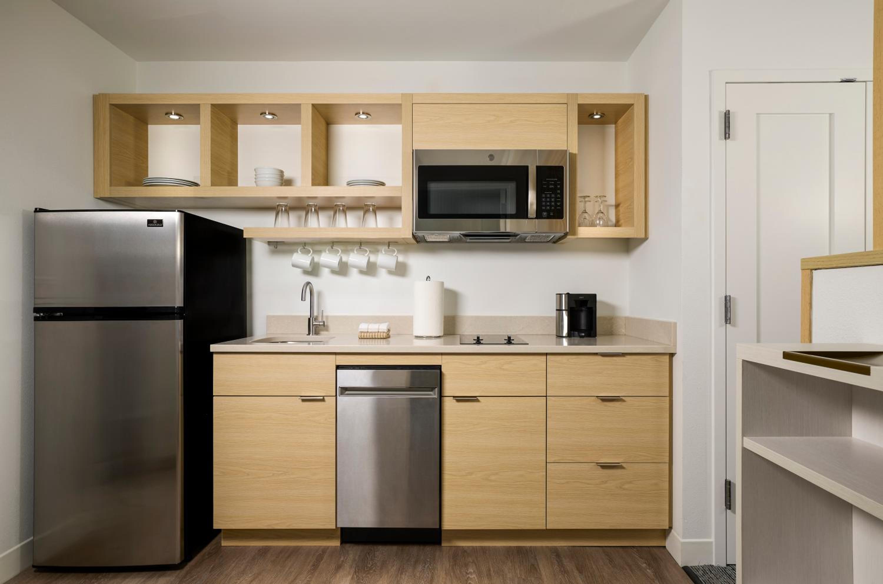 Studio Suite with Two Queen Beds - Hearing Accessible photo 2