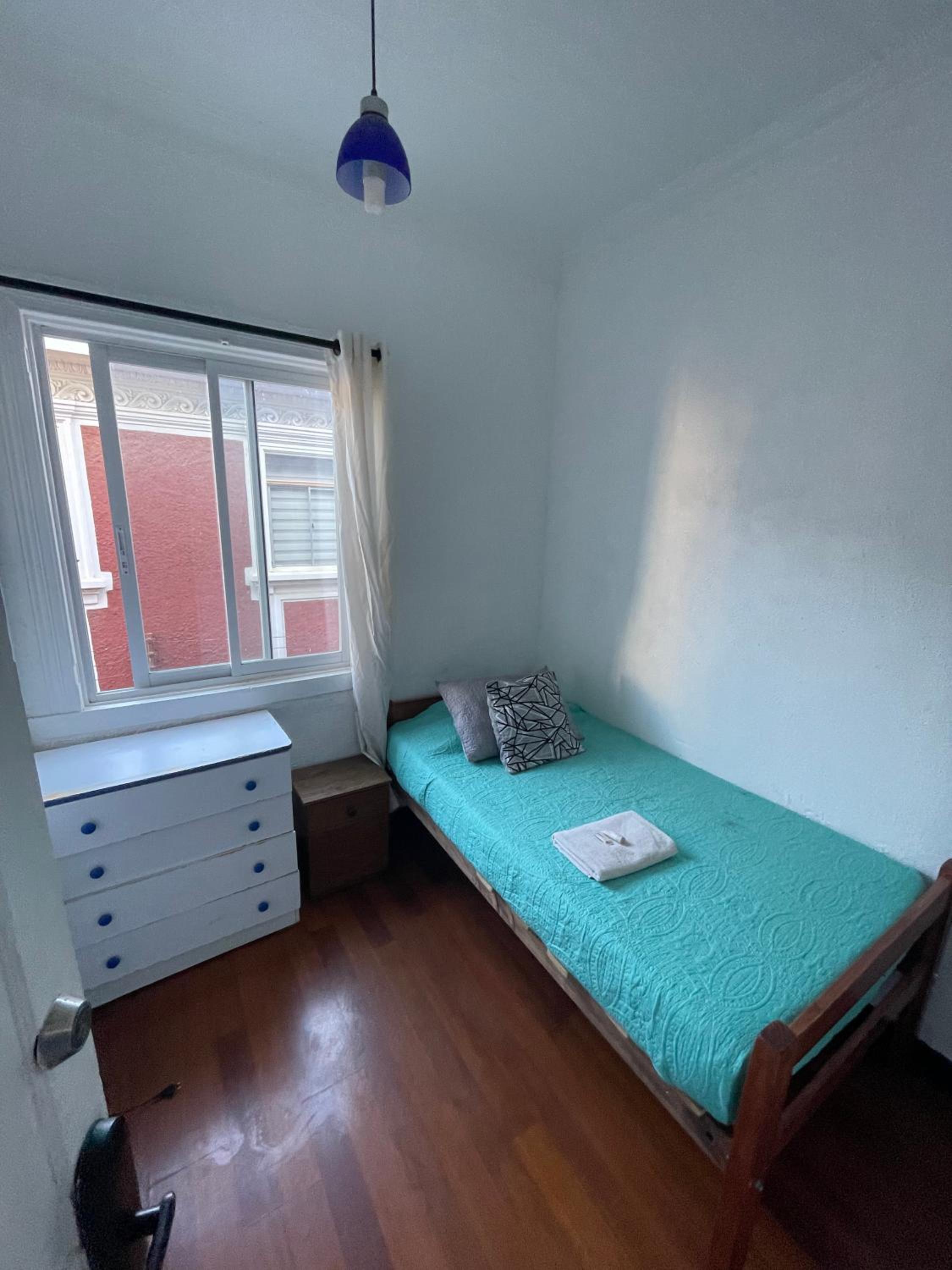 Single Room with Shared Bathroom photo 2