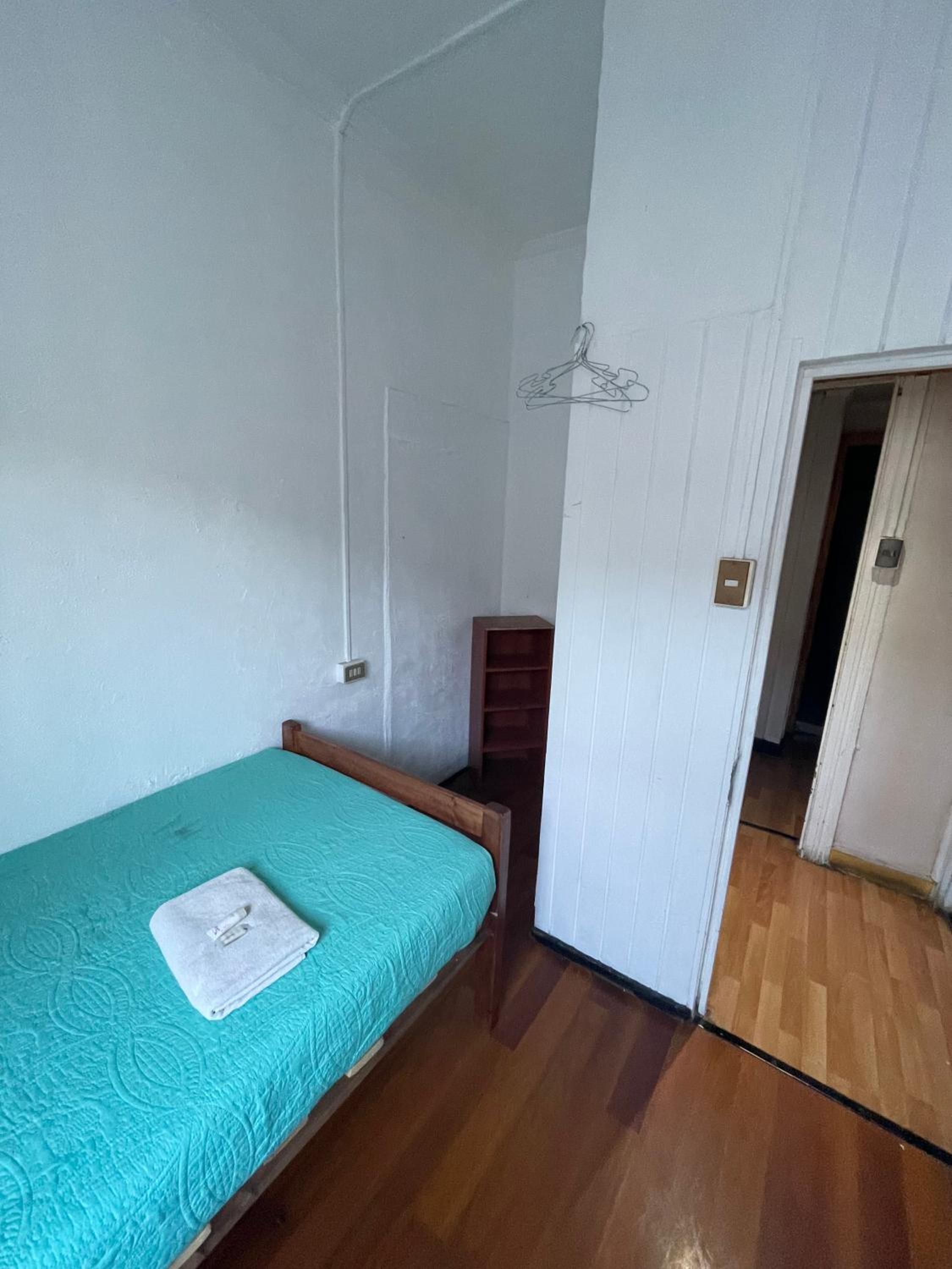 Single Room with Shared Bathroom photo 3