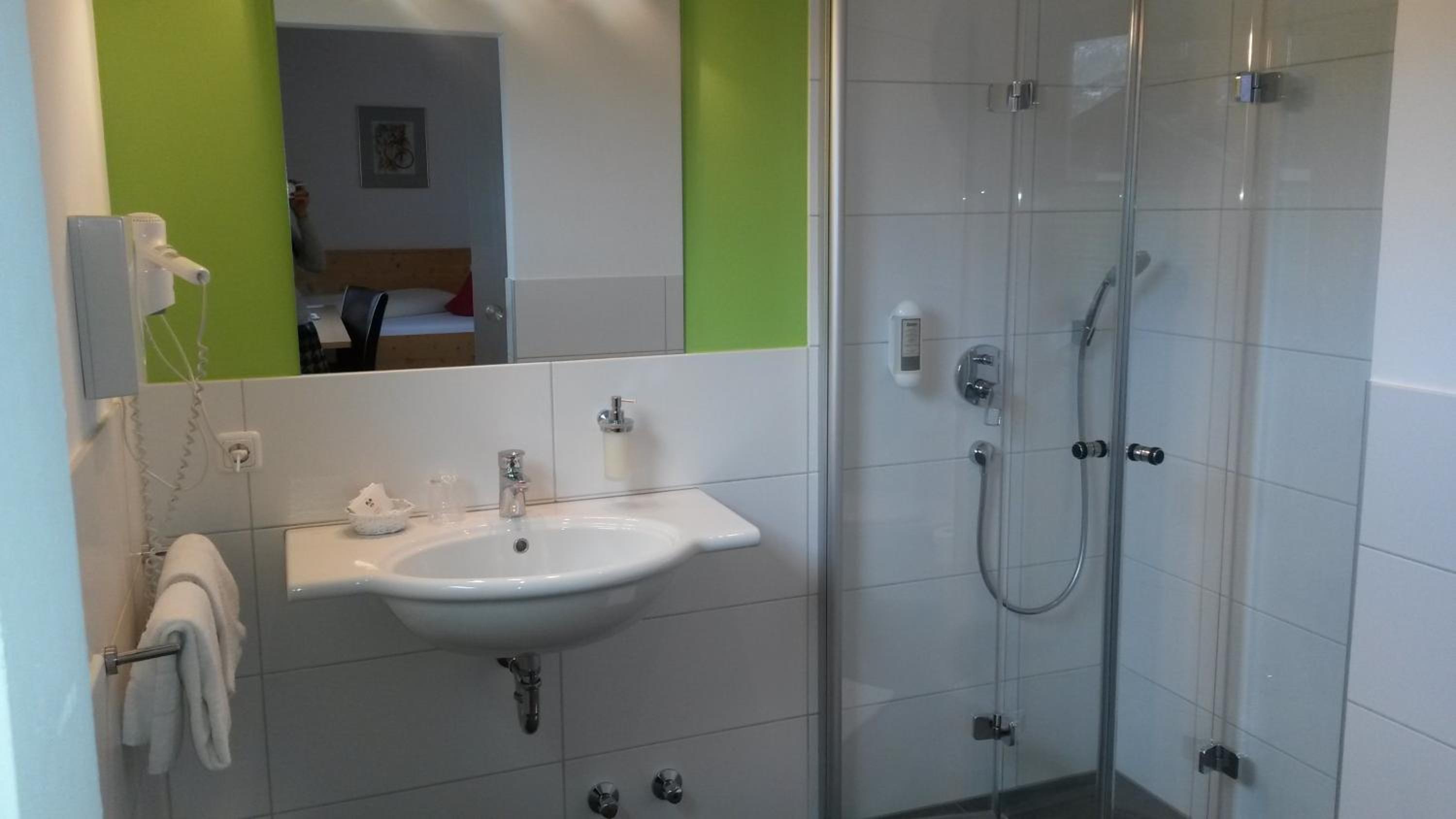 Single Room photo 3