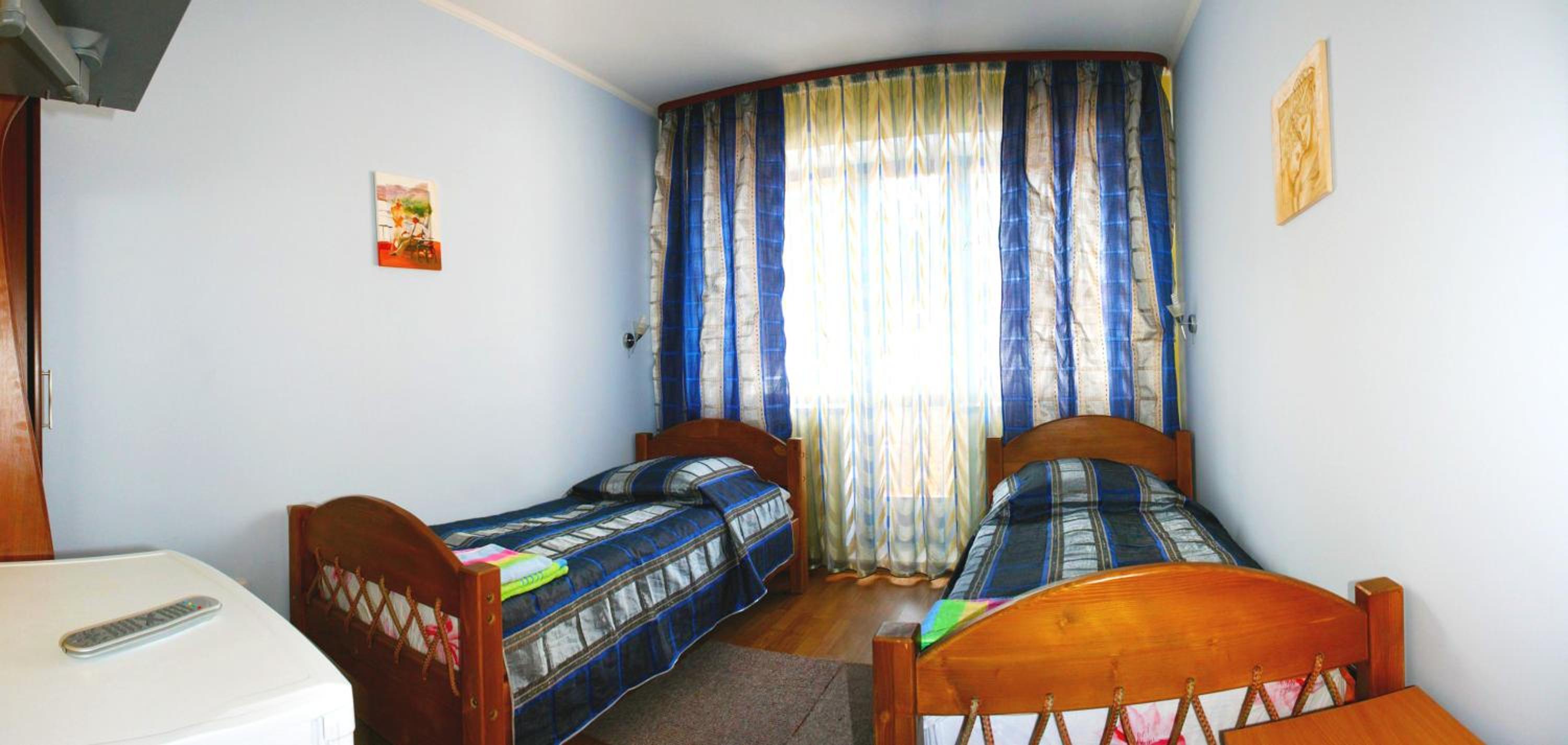 Standard Twin Room with Mountain View photo 1