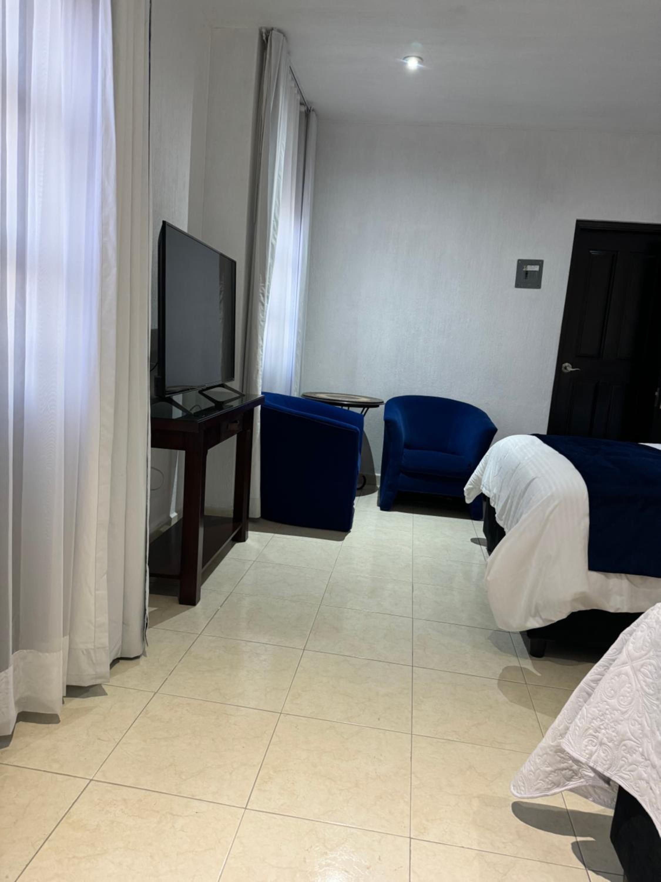 Double or Twin Room photo 3