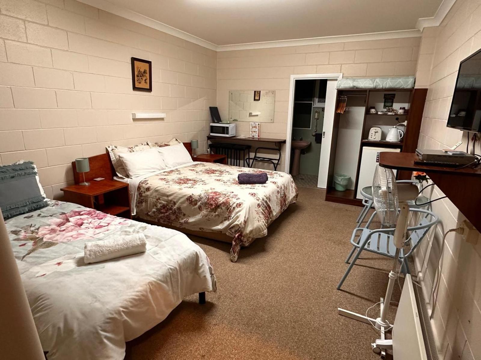 Deluxe Family Room - Photo 2
