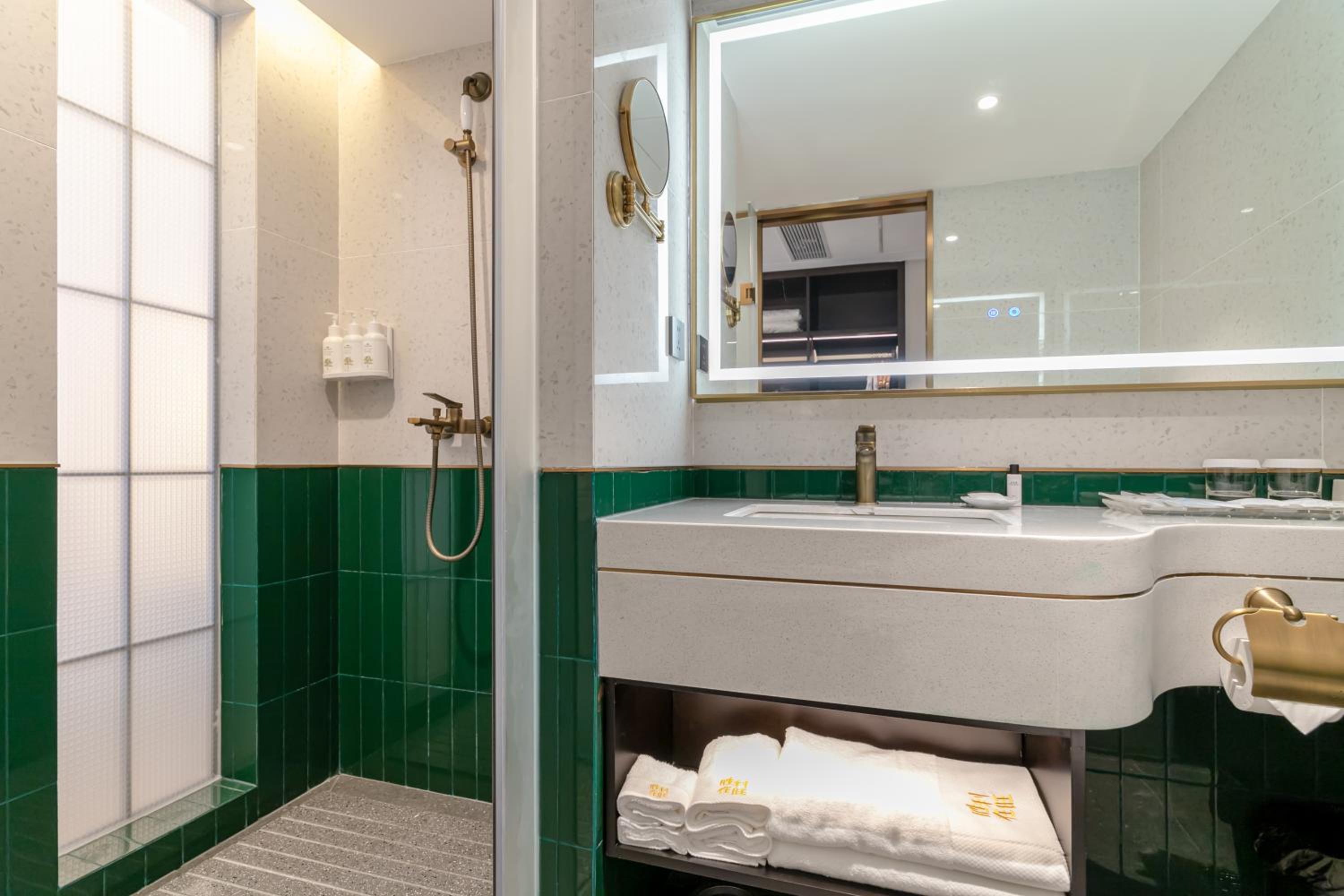 Yue Business Double Bed Room - Photo 4