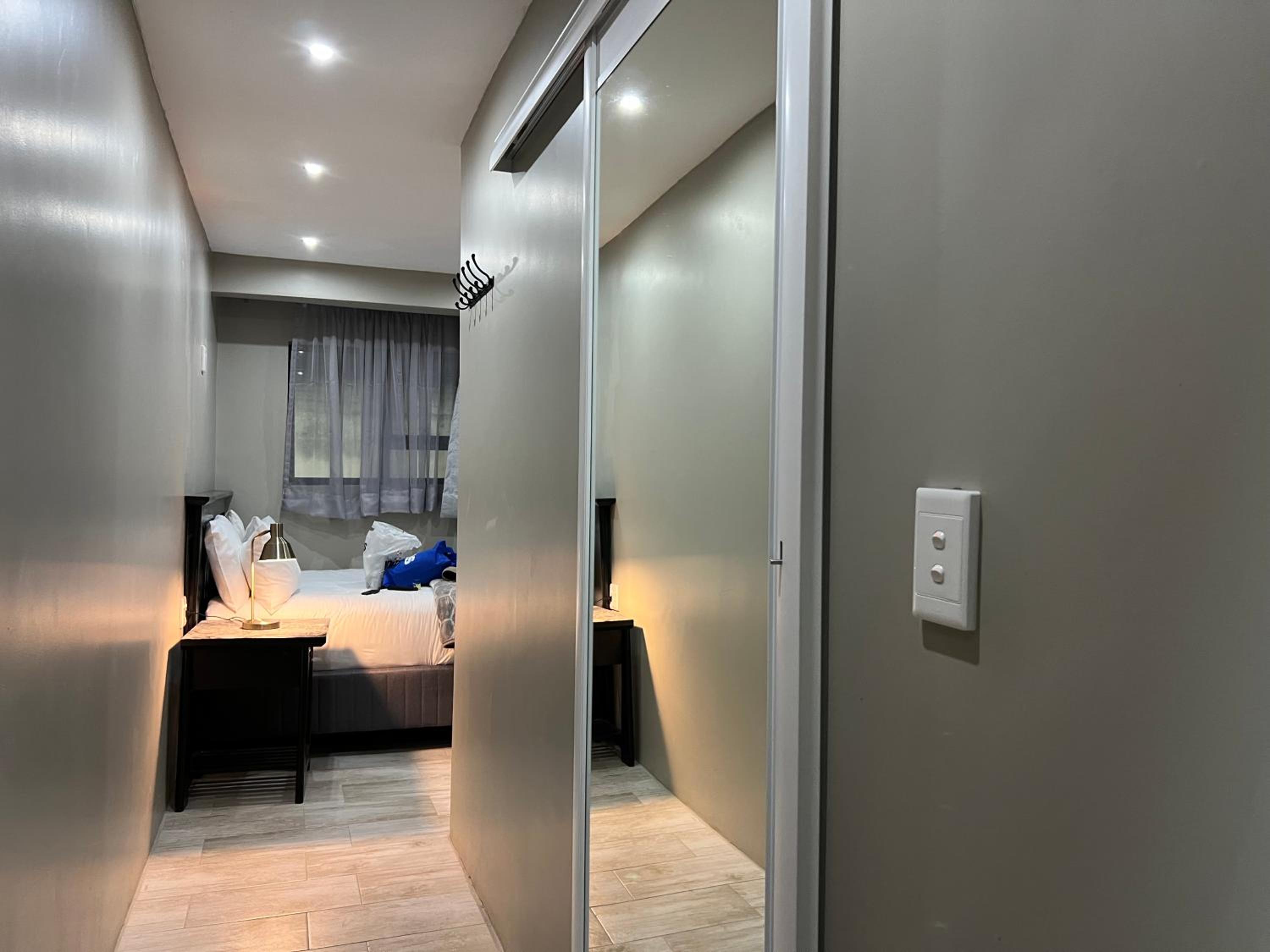 Small Single Room photo 2