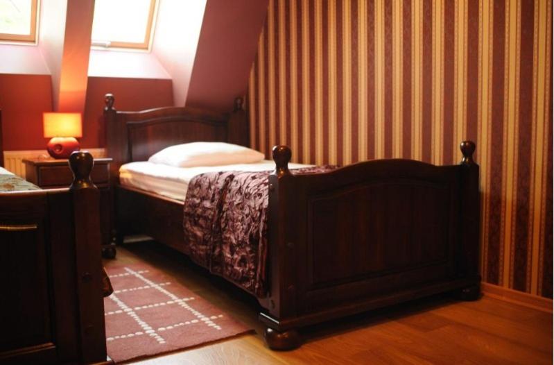 Twin Room with Private Bathroom photo 1
