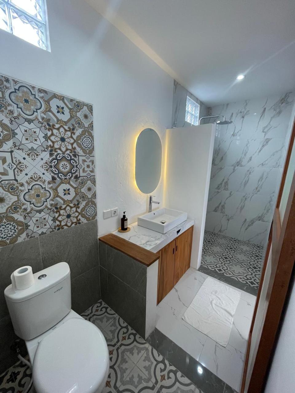 Double Room with Pool View - Photo 6