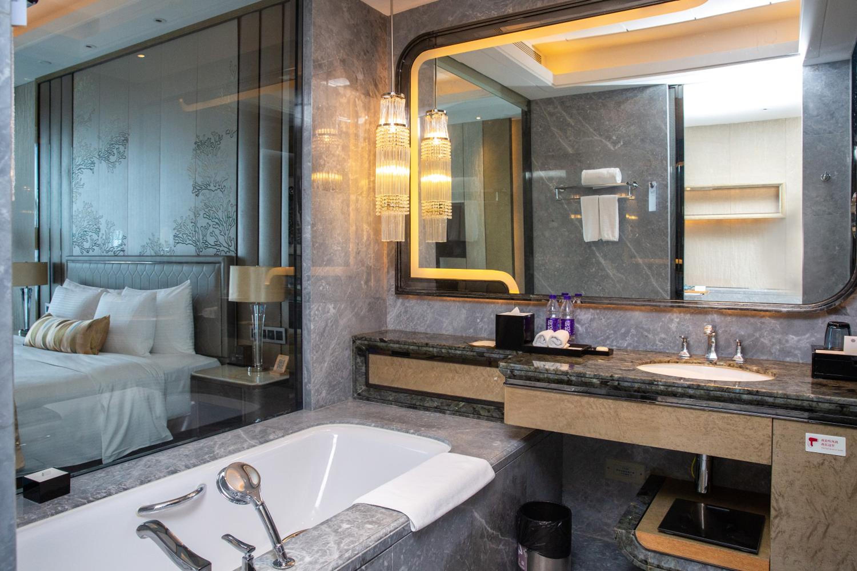 Executive Queen Room with City View
