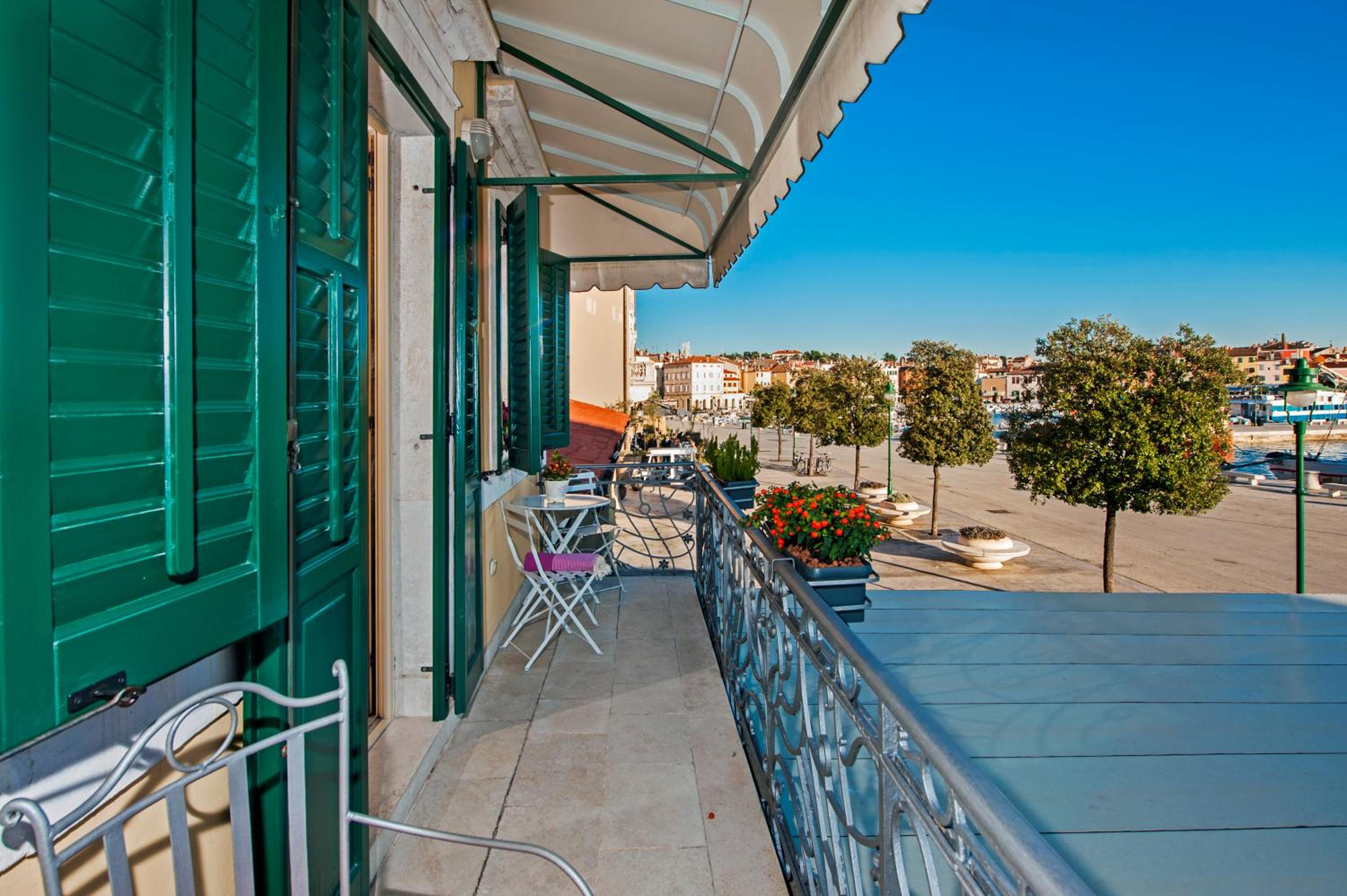 One-Bedroom Apartment with Sea View and Terrace - Photo 22