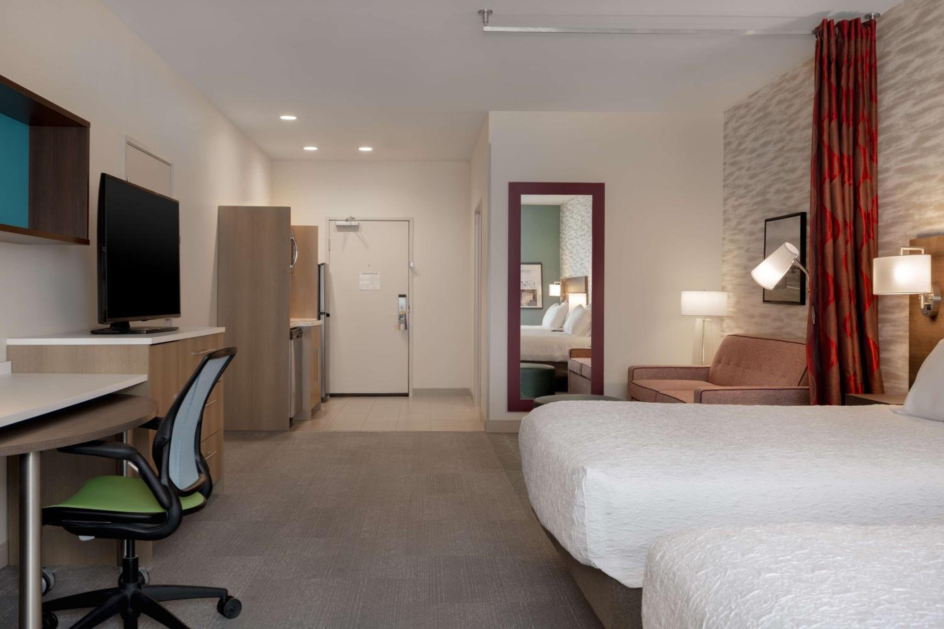 Studio Suite with Two Queen Beds - Photo 8