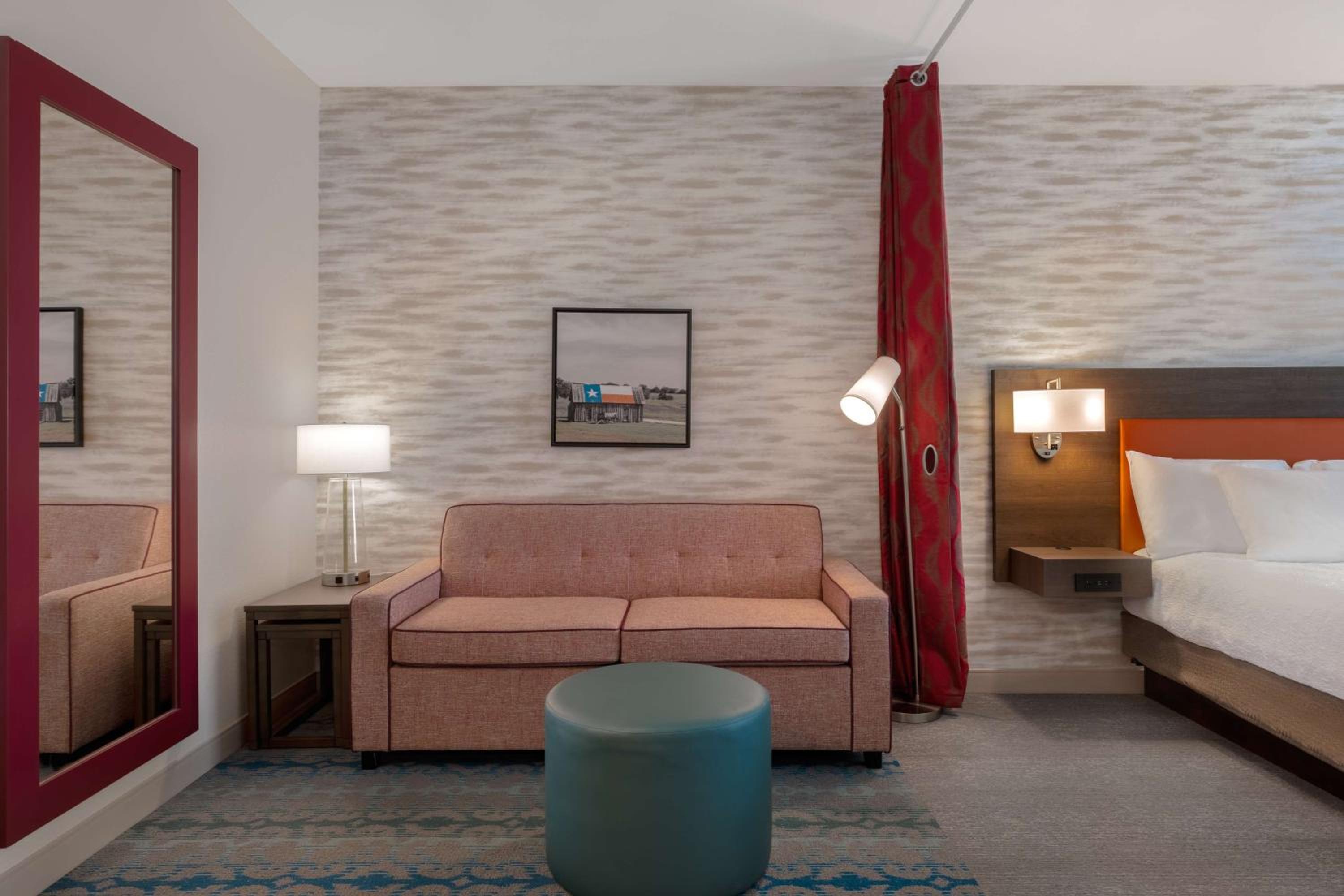 Studio Suite with Two Queen Beds - Photo 9