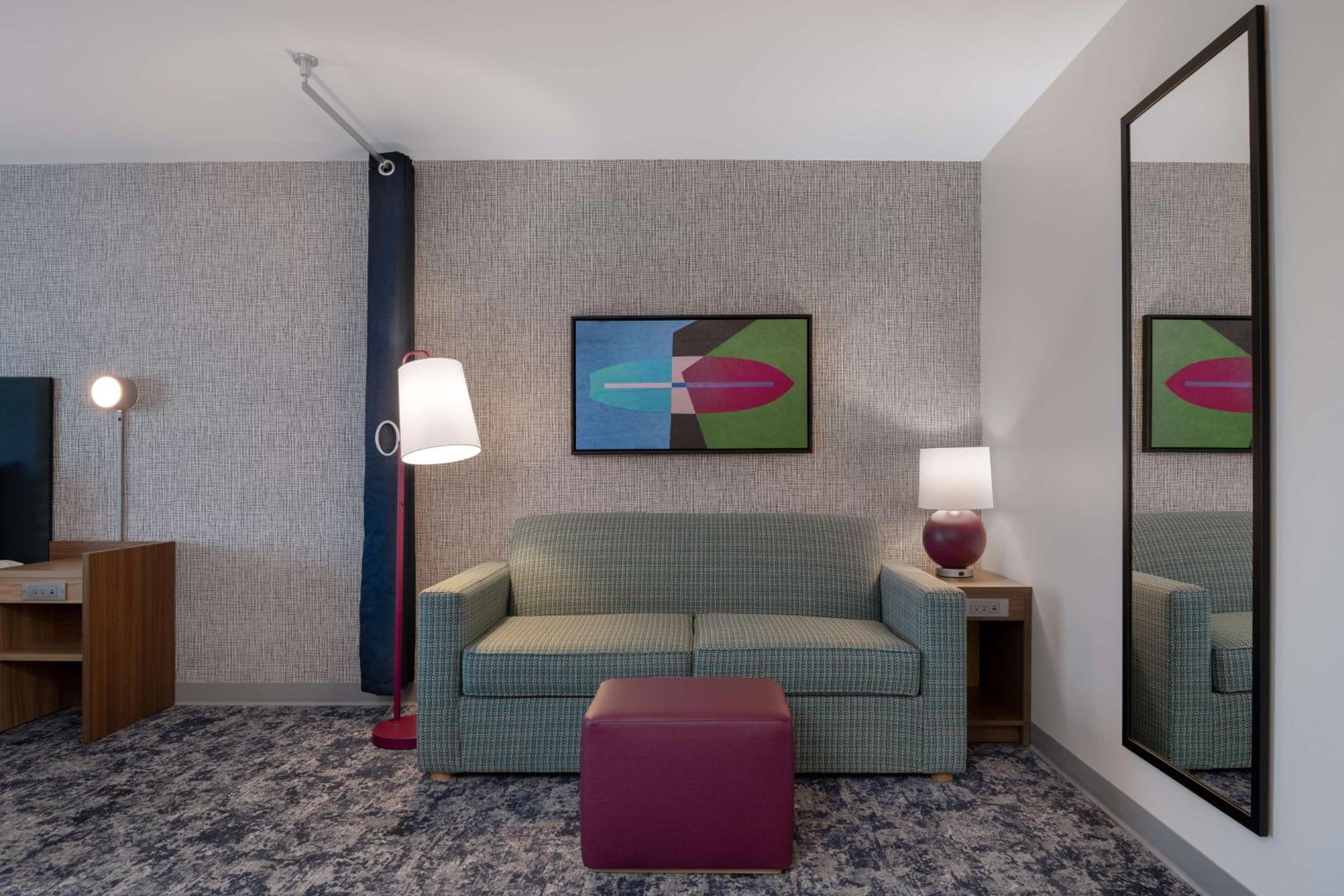 One-Bedroom King Suite with Bath Tub - Mobility Accessible