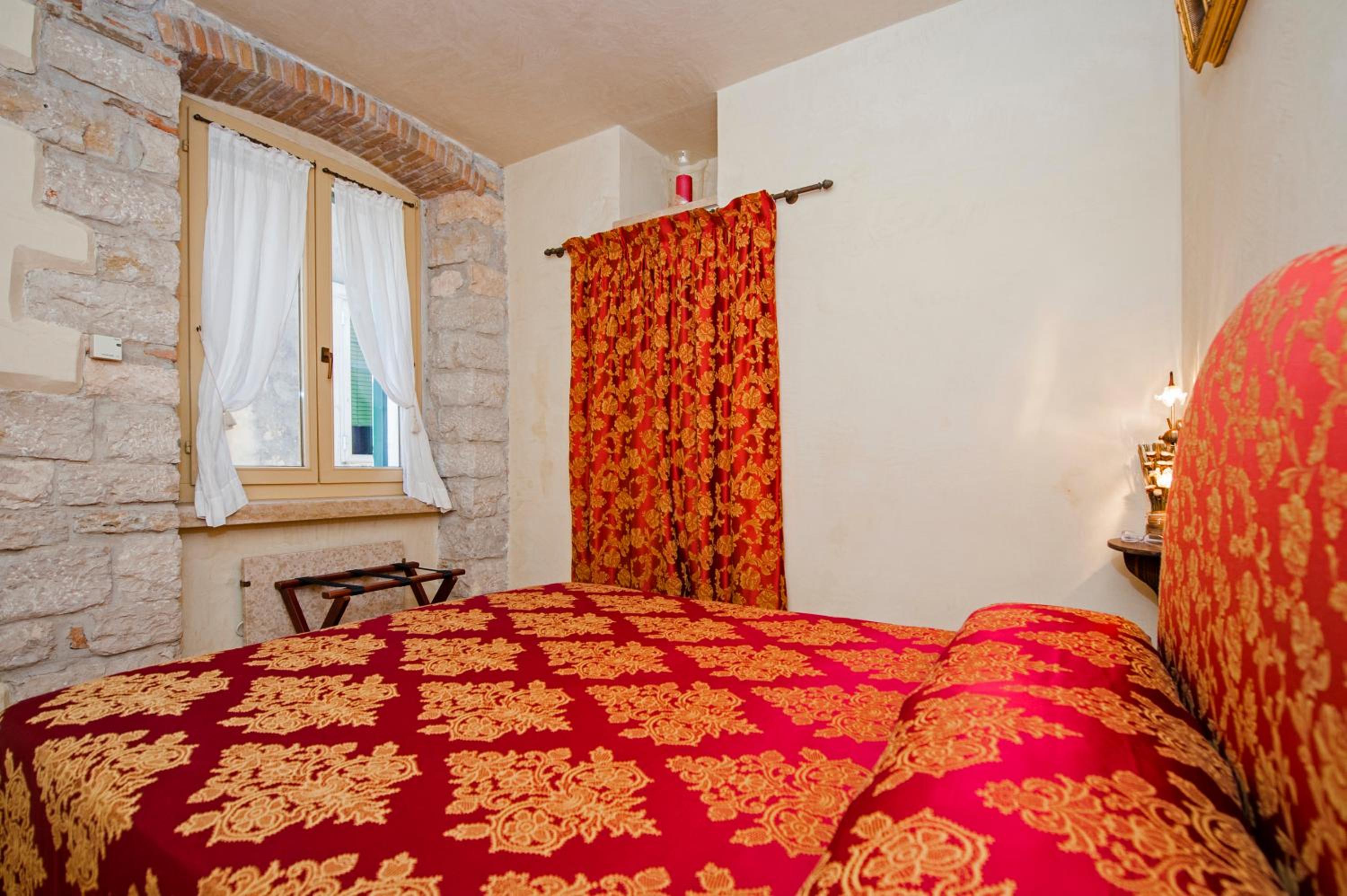 One-Bedroom Apartment with Sea View - Photo 3