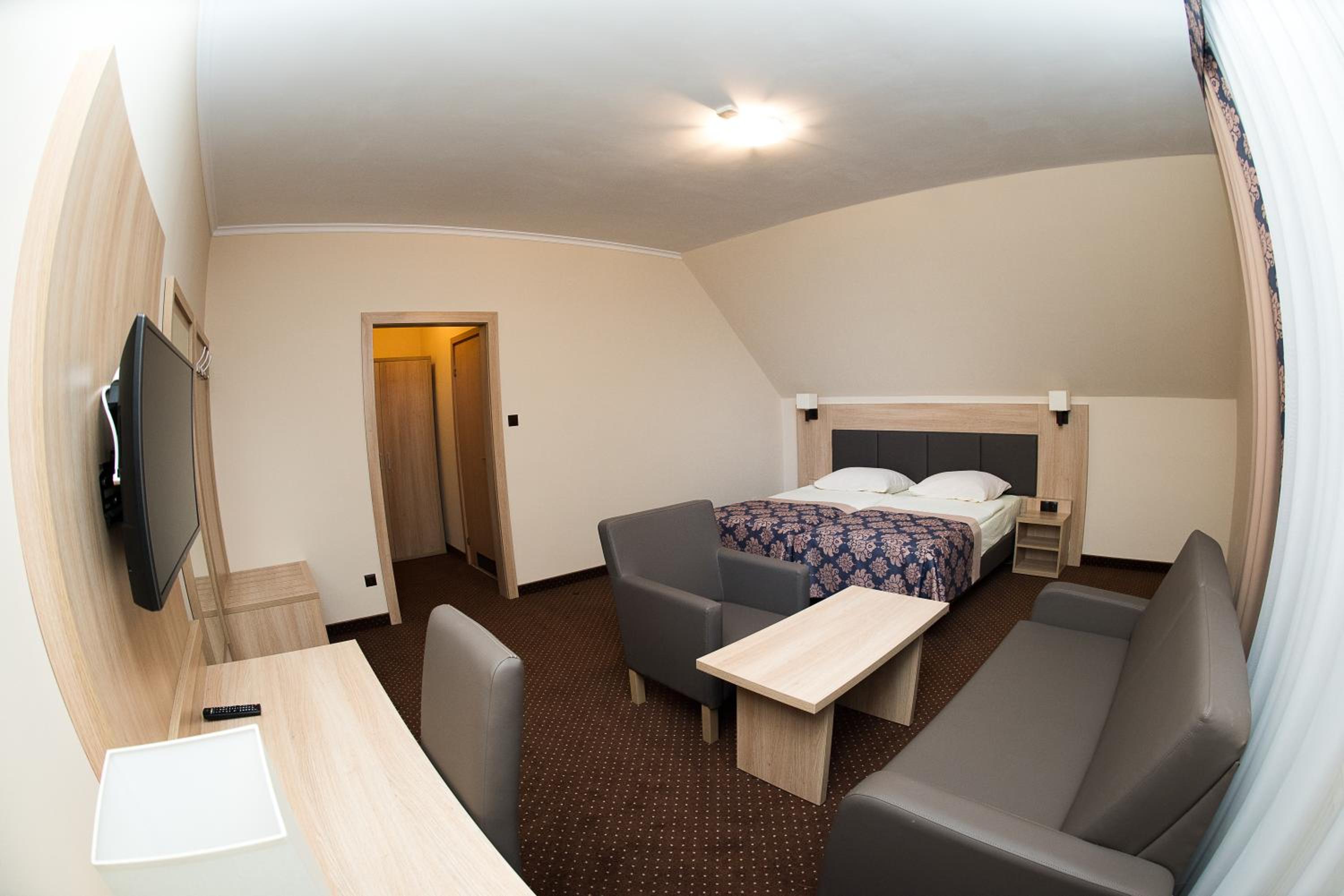 Double Room - Photo 6