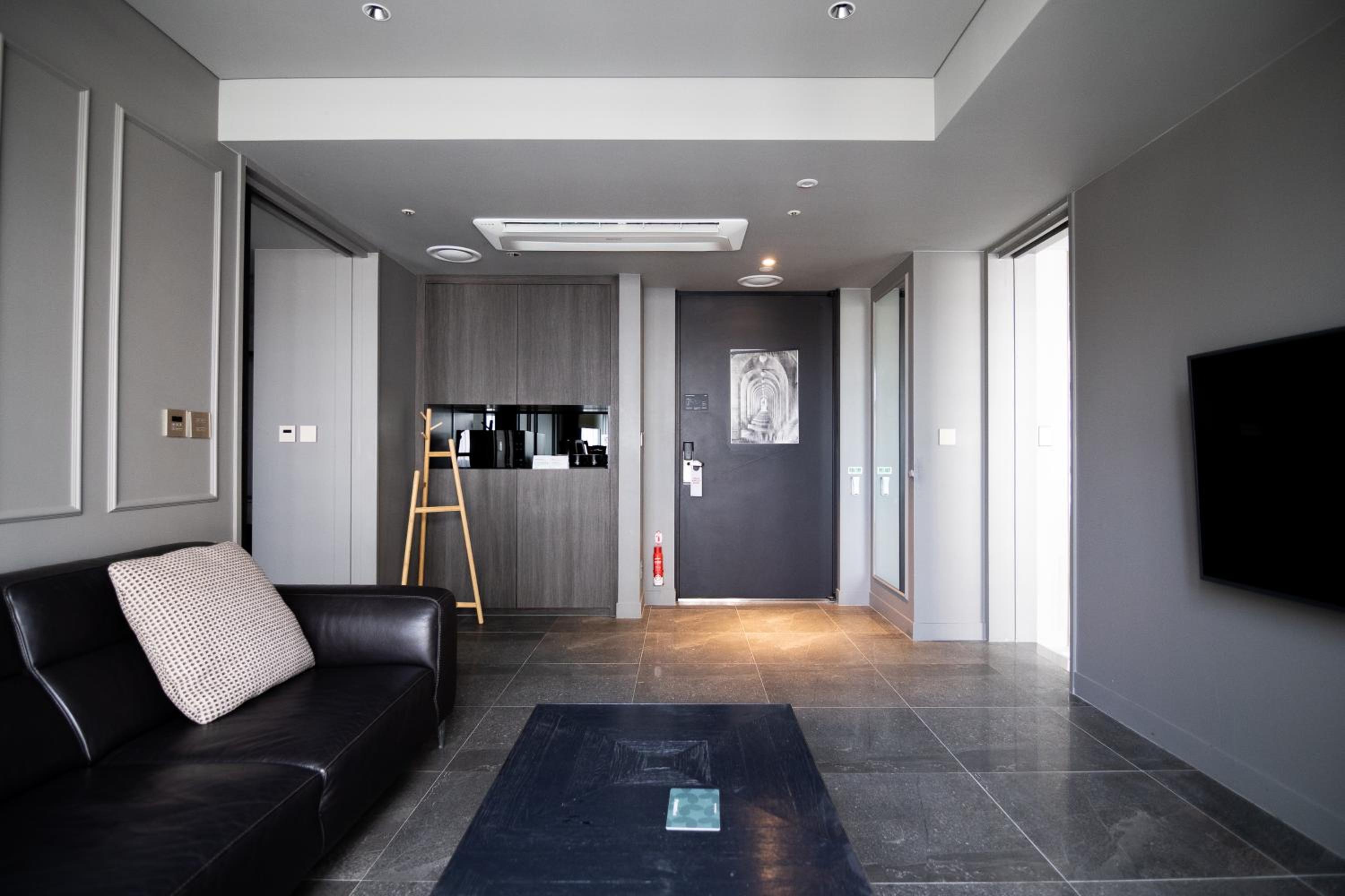 Grand Suite Family Twin Room