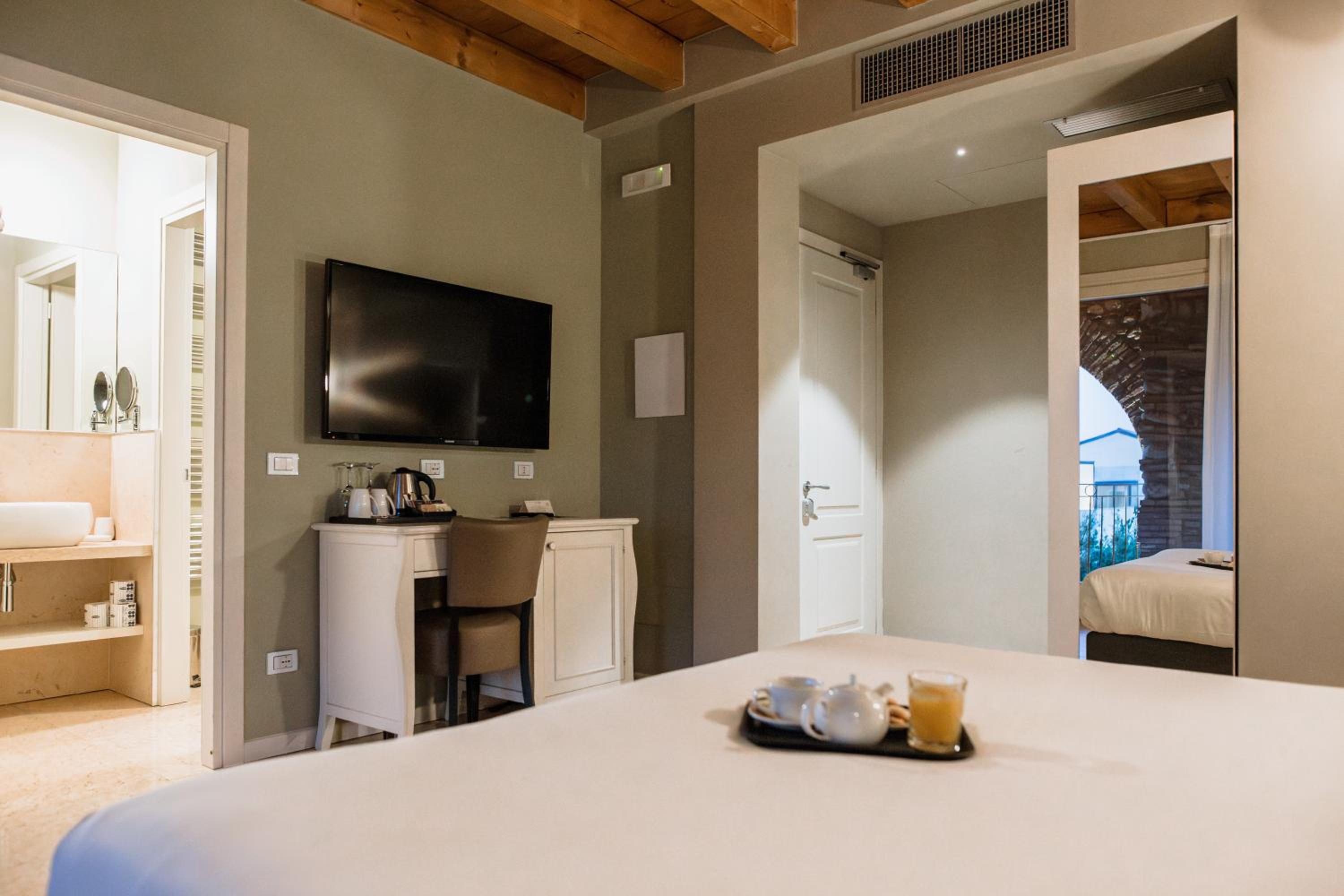 Superior Double Room - Photo 3