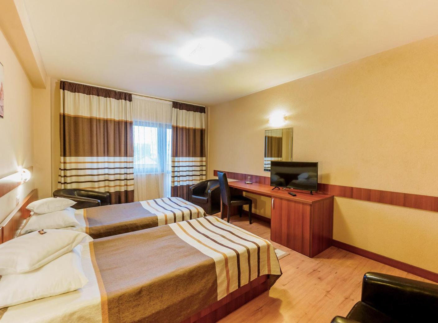 Twin Room with Balcony photo 3