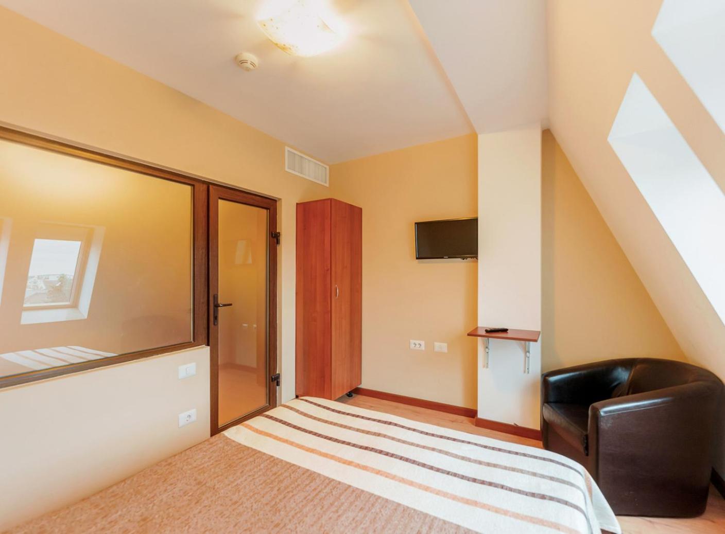 Quadruple Room - Photo 1