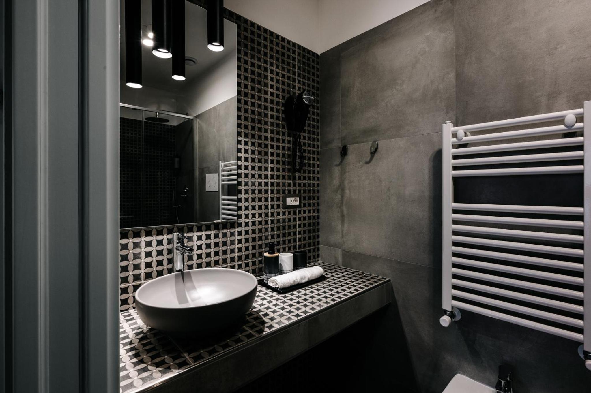 Double or Twin Room with Private Bathroom photo 3